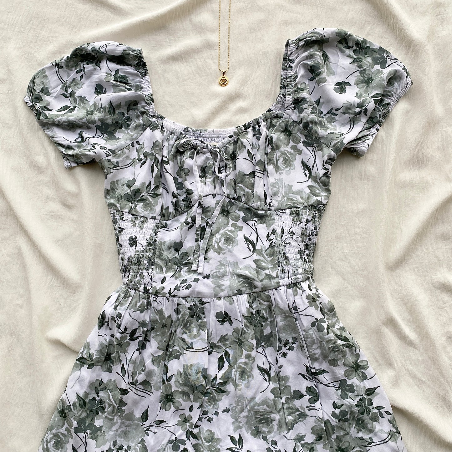 GREEN FLORAL DRESS FROM HOLLISTER (Bust : 30-34, Upper Waist : 25-30)