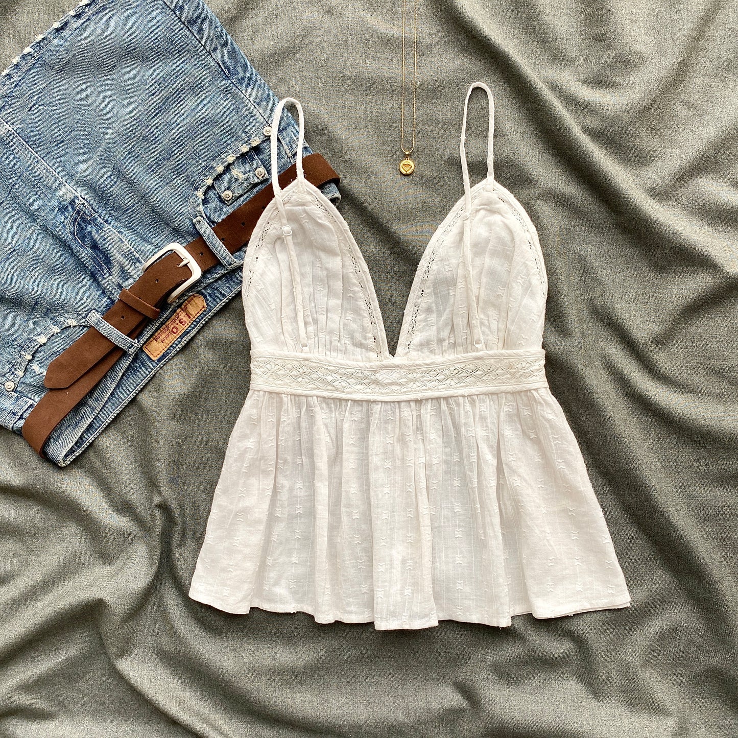WHITE BABYDOLL TOP (Bust : 30-34, Upper Waist : 24-28)