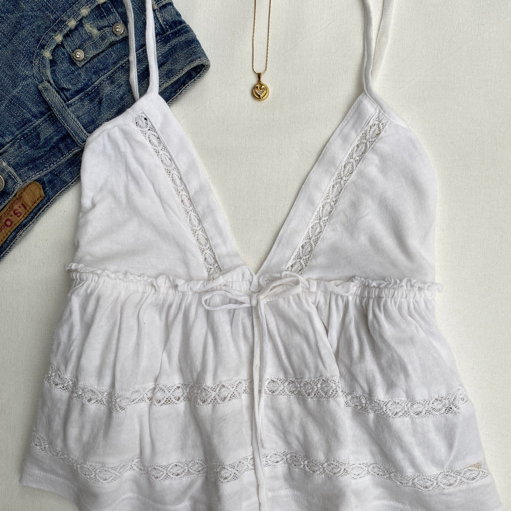 WHITE BABYDOLL TOP FROM URBAN OUTFITTERS (Bust : 34-36, Upper Waist : 28-36)