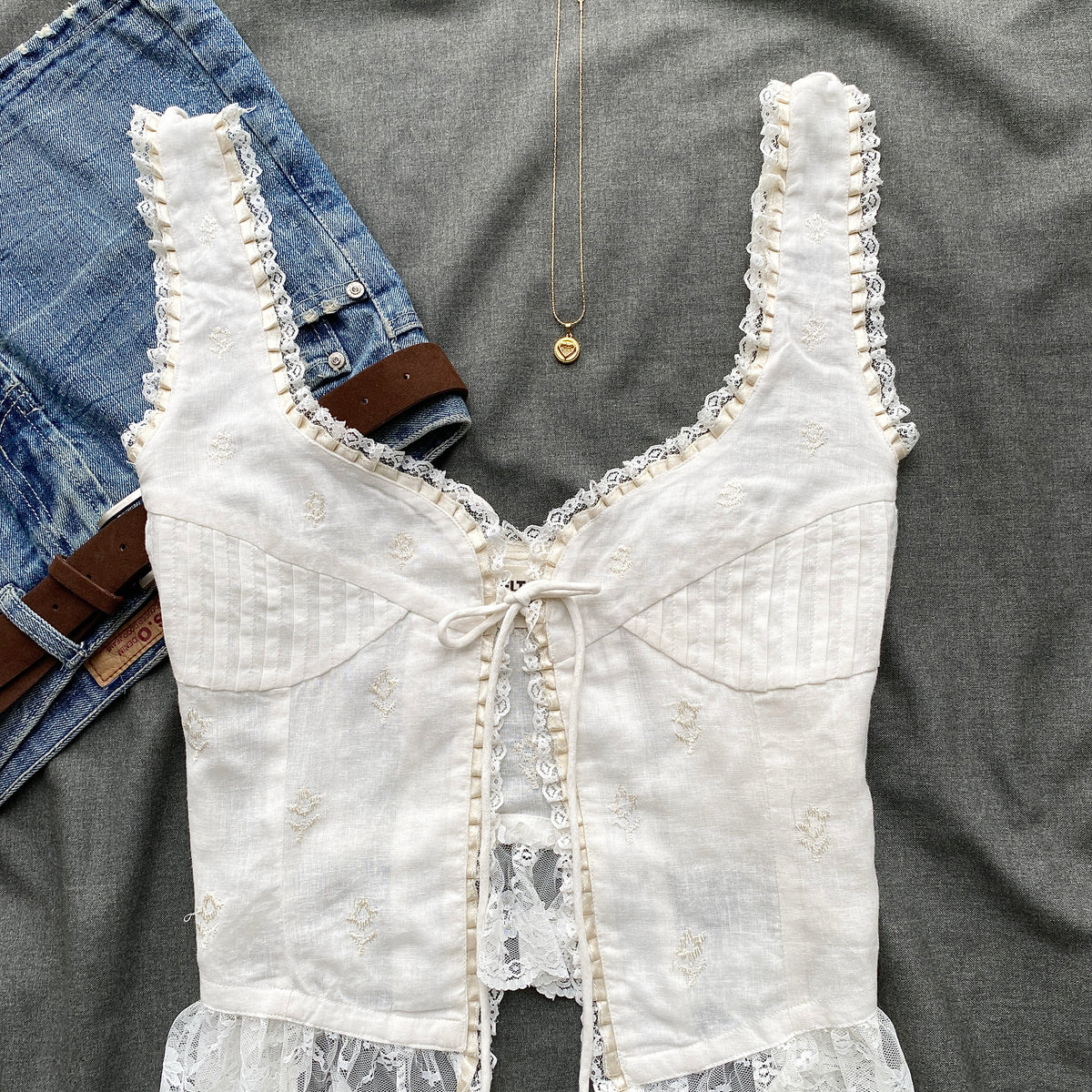 WHITE LACE TOP (Bust : 34-36, Upper Waist : 28-32)