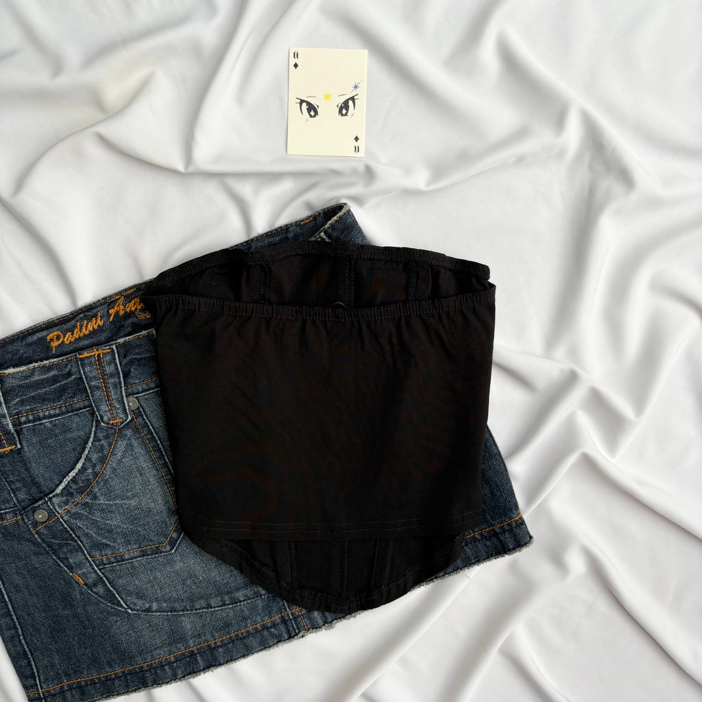 BLACK ROSE CORSET FROM PRETTY LITTLE THING (Bust : 28-32, Upper Waist : 23-26)