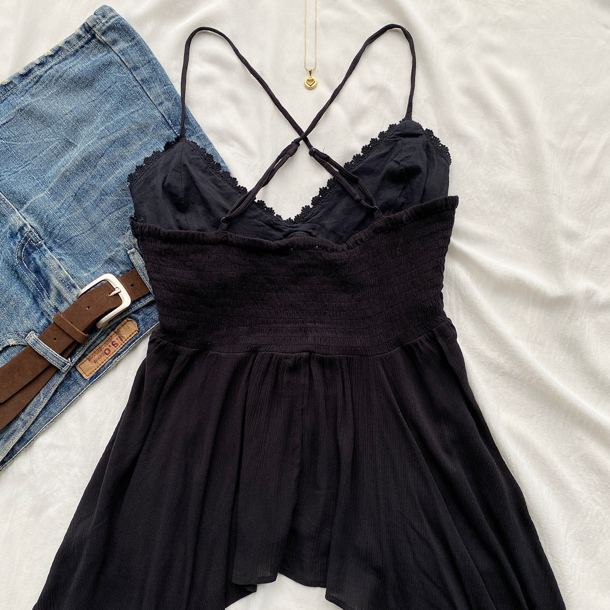 BLACK TOP FROM URBAN OUTFITTERS (Bust : 34-36, Upper Waist : 28-32)