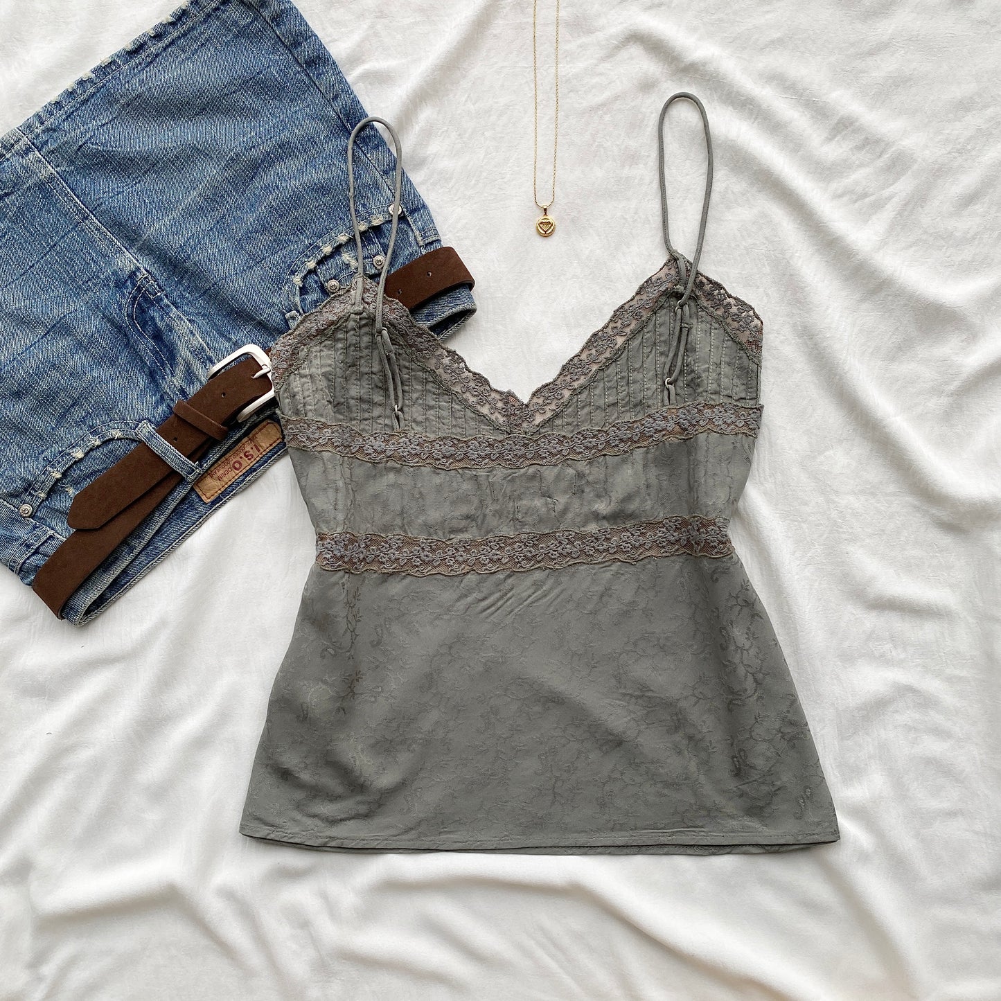 GREEN CAMI TOP FROM URBAN OUTFITTERS (Bust : 34-36, Upper Waist : 28-34)