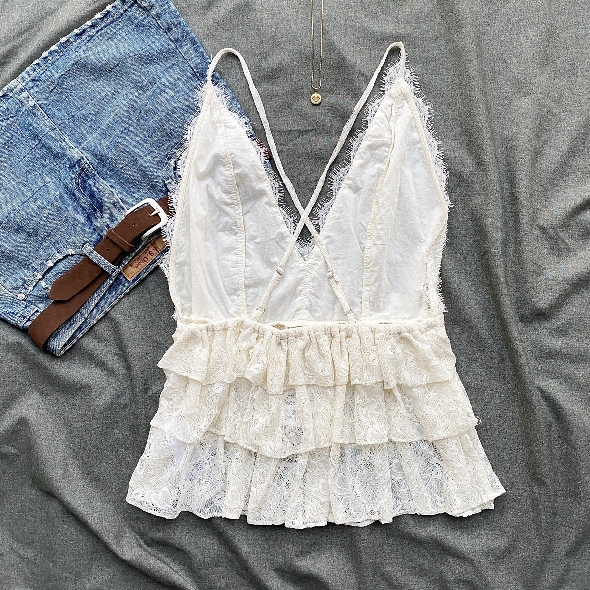 WHITE LACE BABYDOLL TOP (Bust : 38-40, Upper Waist : 32-36)