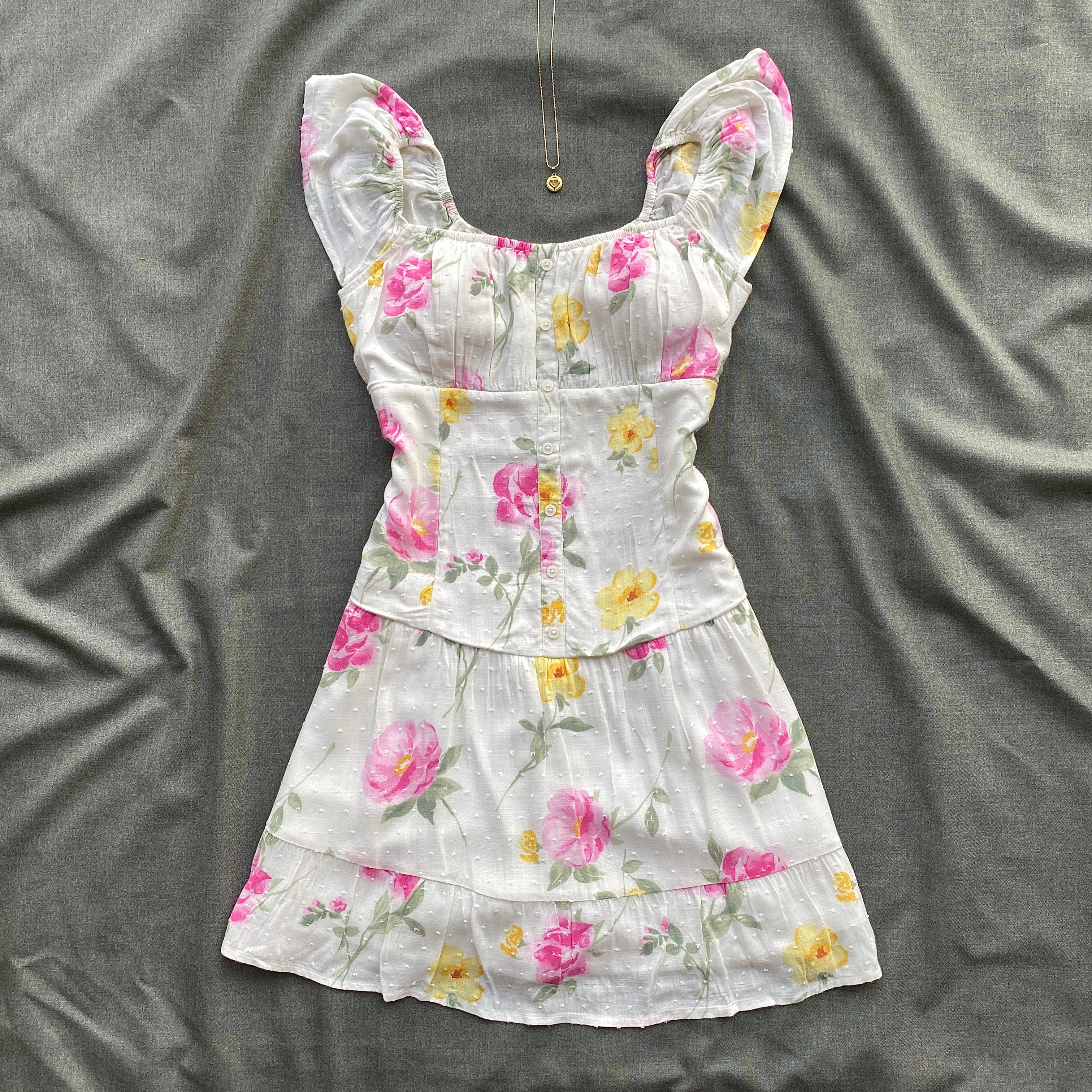 FLORAL DRESS FROM HOLLISTER (Bust : 32-34, Upper Waist : 24-28)