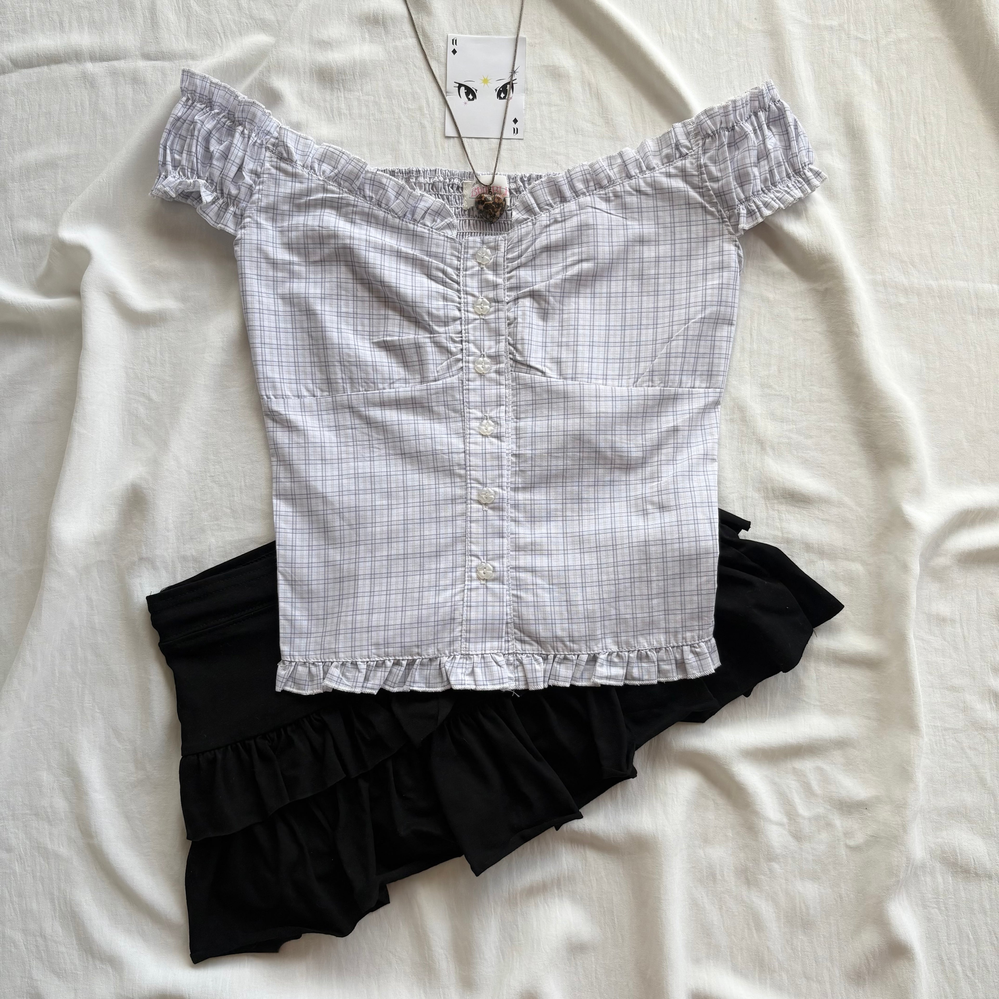 WHITE ON/OFF SHOULDER TOP (Bust : 28-32, Upper Waist : 23-26)