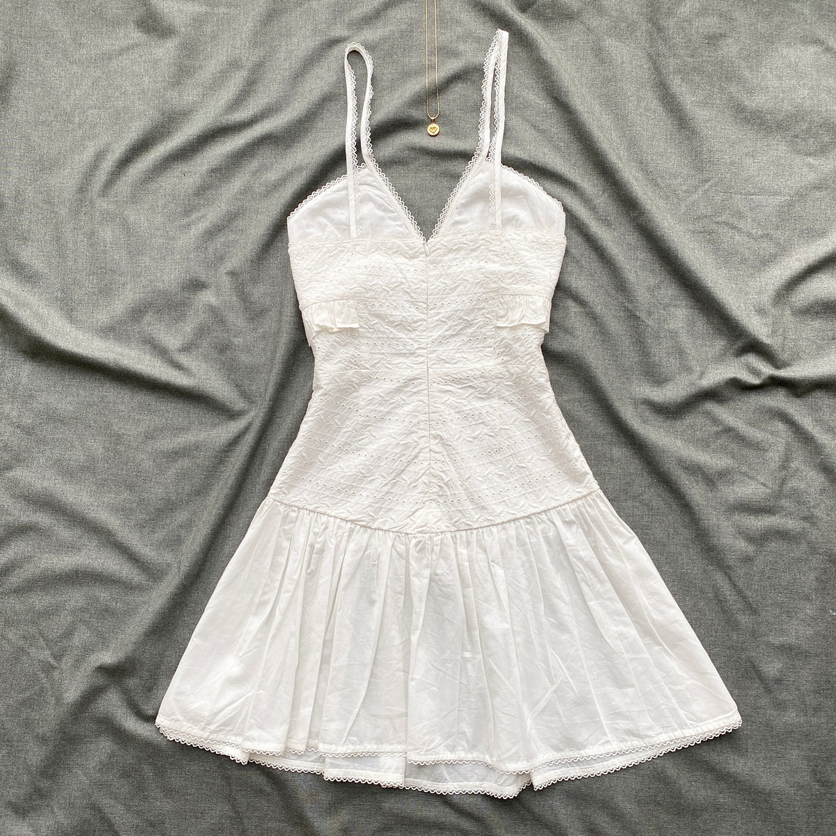 WHITE EYELET DRESS (Bust : 32-34, Upper Waist : 26-28)