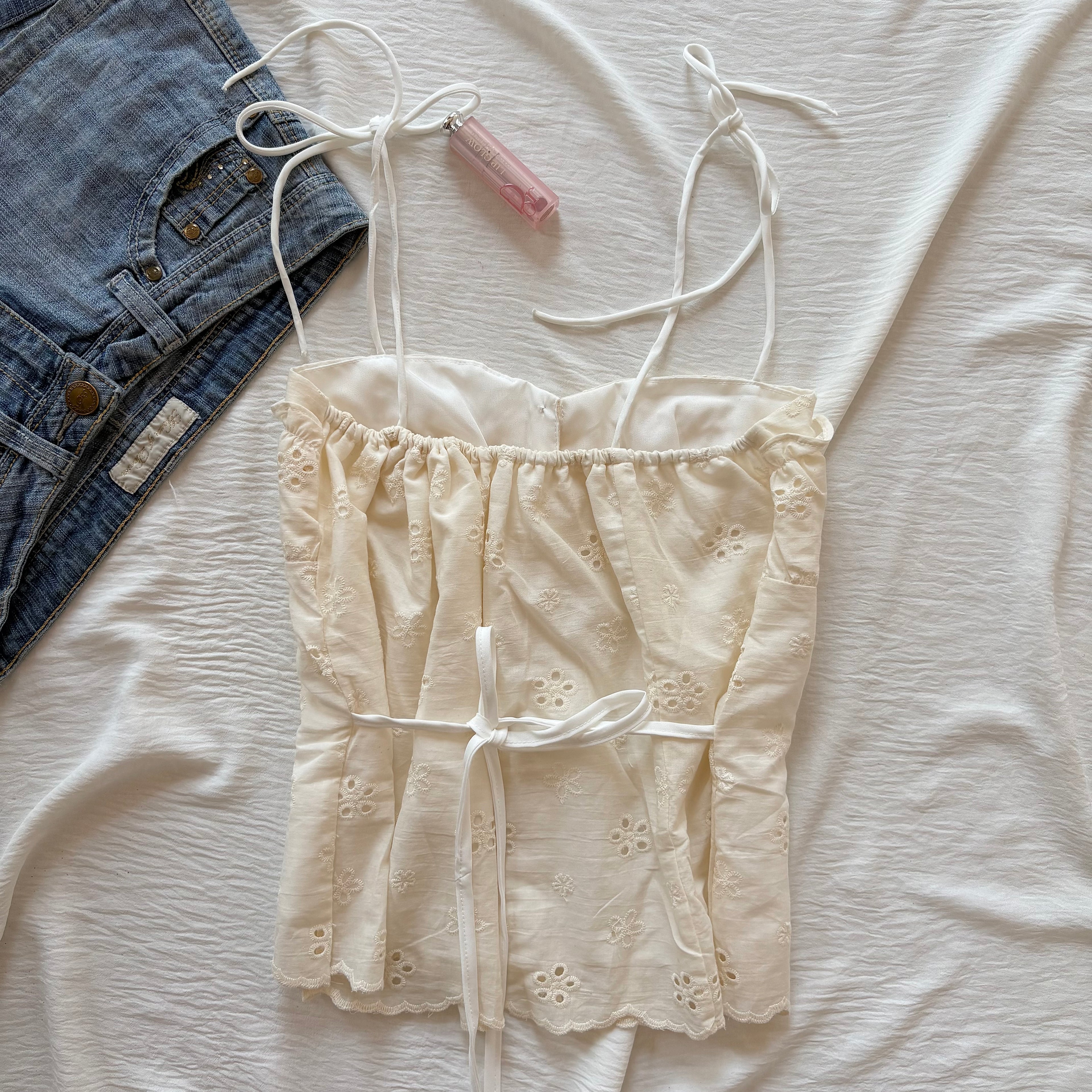 EYELET TOP IN BUTTER YELLOW (Bust : 30-34, Upper Waist : 26-29)