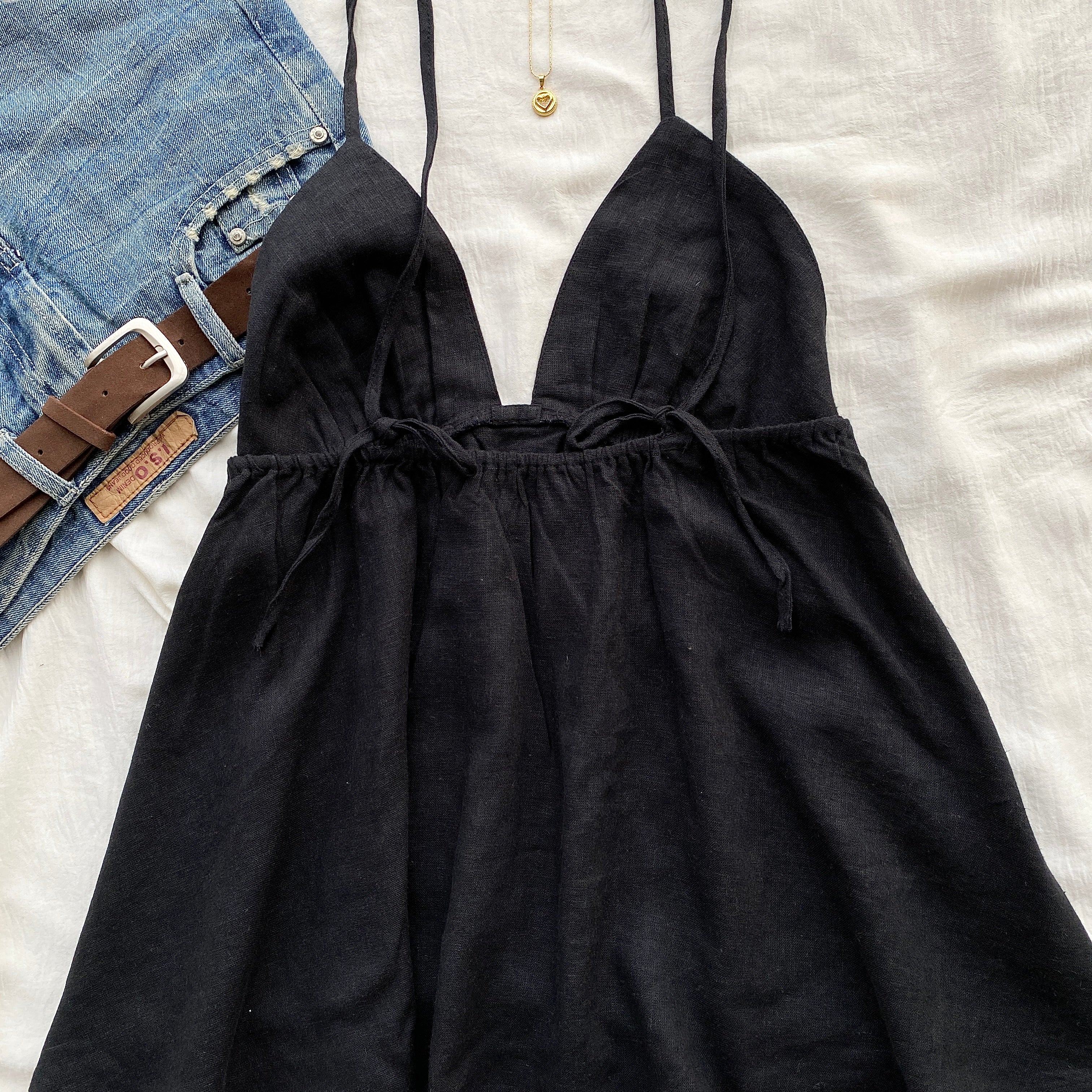 BLACK BABYDOLL TOP FROM FREE PEOPLE (Sizes available)