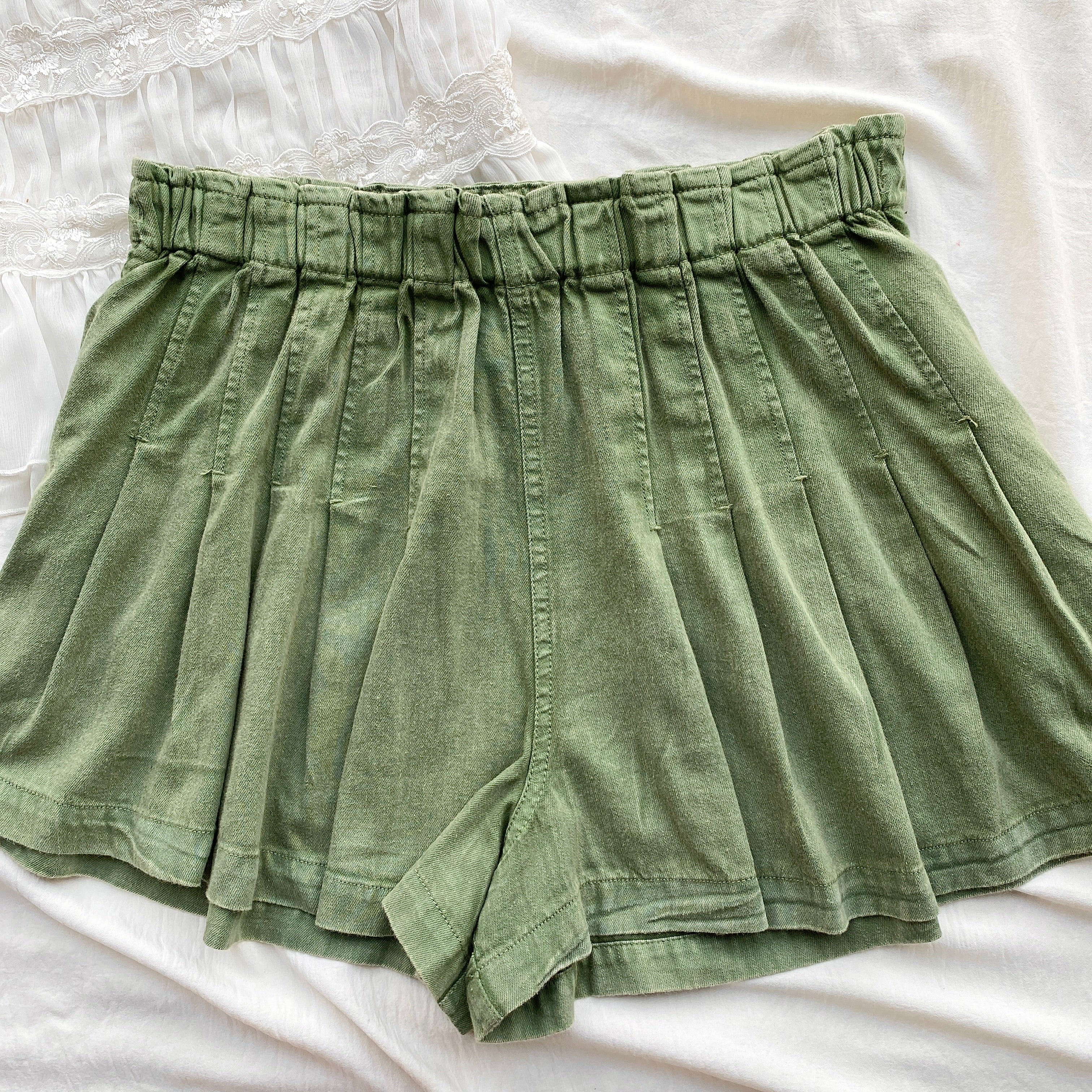 GREEN DENIM SHORTS FROM FREE PEOPLE (M)