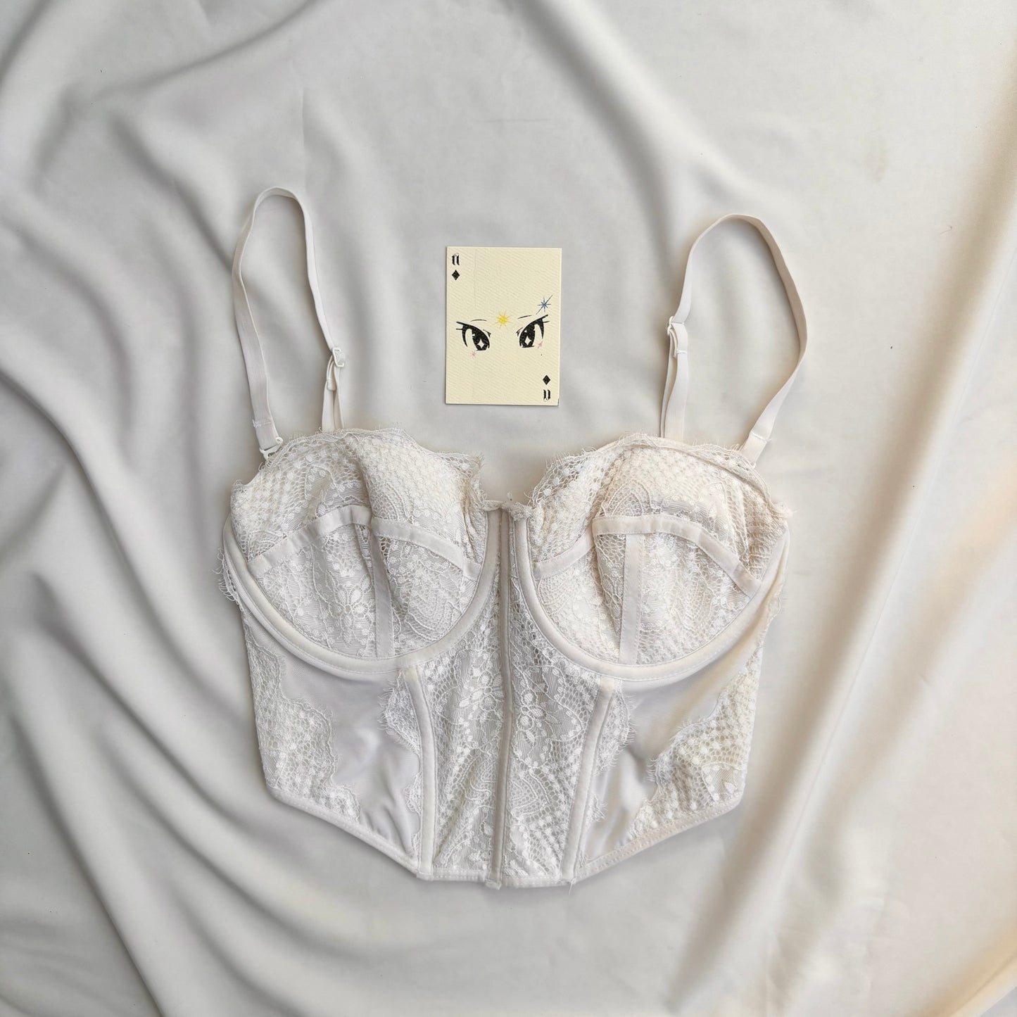 WHITE LACE CORSET (Bust : 30C/32B/34A, Upper Waist : 23-26)