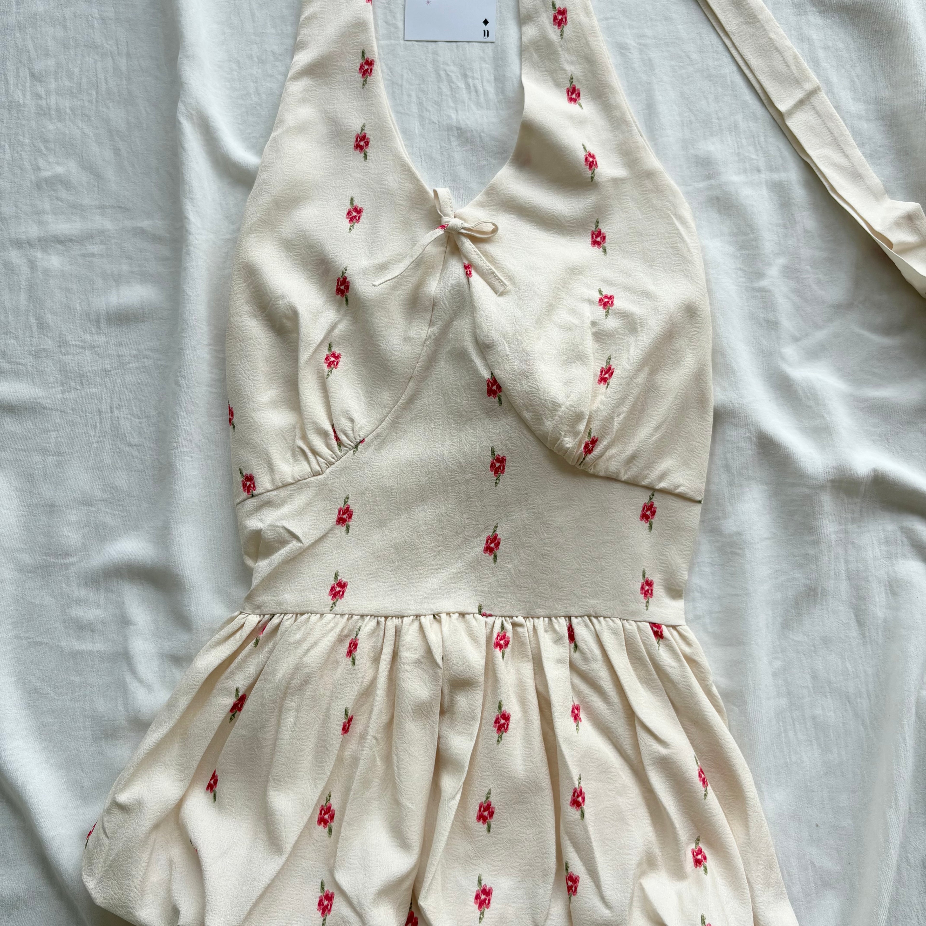 CREAM FLORAL BUBBLE TOP  (Bust : 34-36, Upper Waist : 26-32)