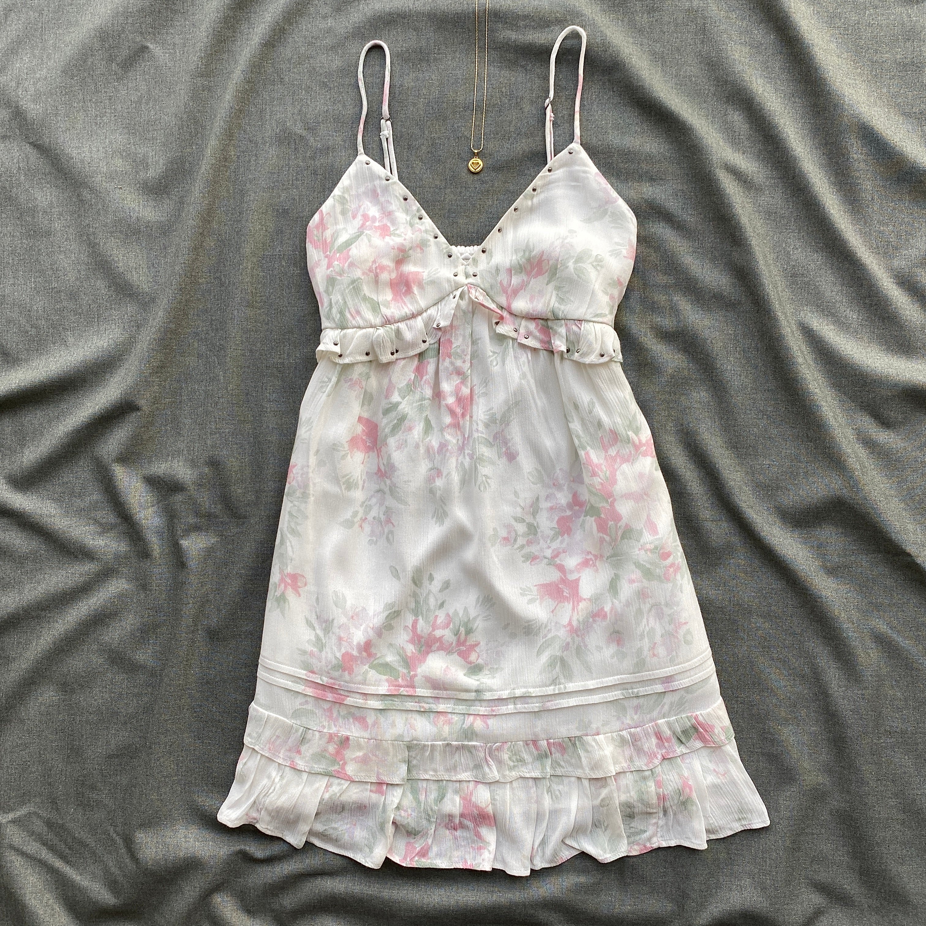 FLORAL STUDDED DRESS FROM HOLLISTER (Bust : 32-34, Upper Waist : 26-30)