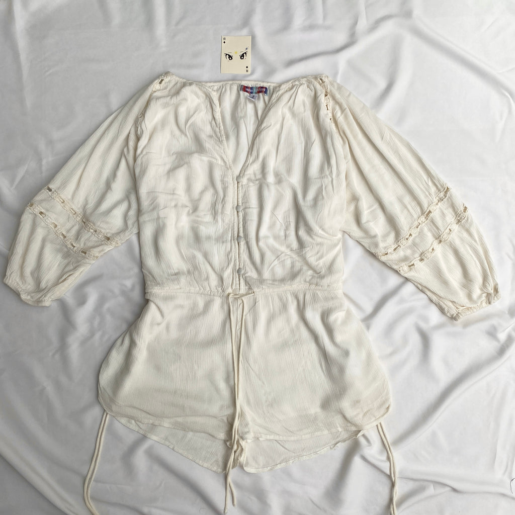 WHITE FESTIVAL ROMPER FROM URBAN OUTFITTERS (Bust : 34-38, Upper Waist : Adjustable)
