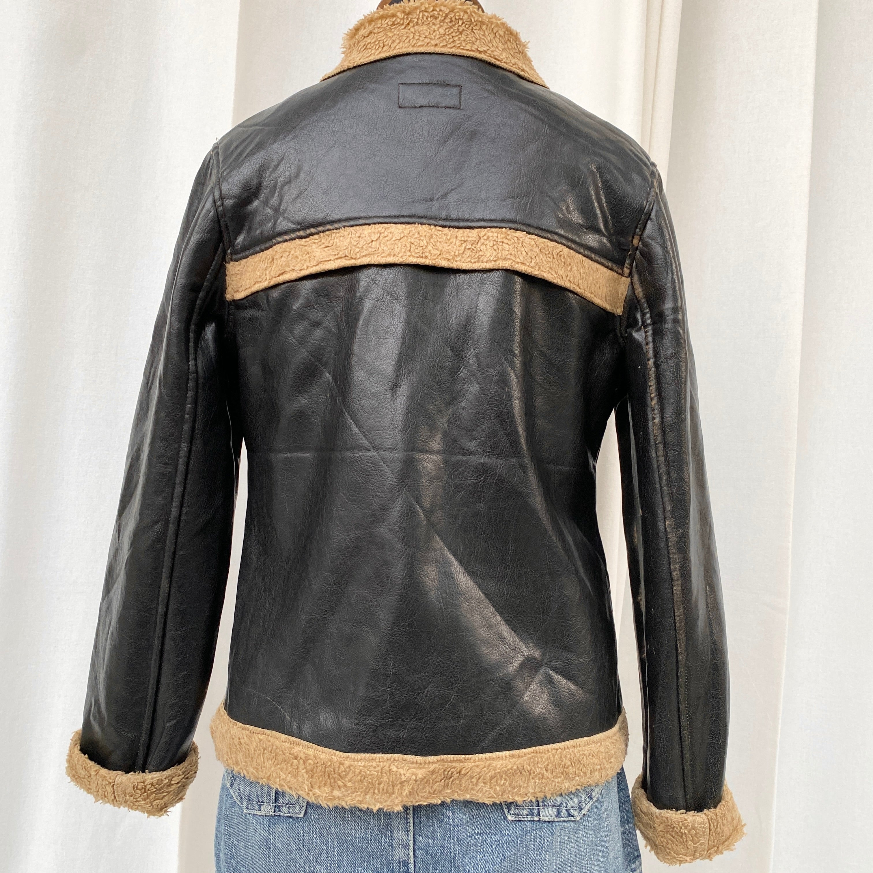 BLACK LEATHER JACKET (M/L)