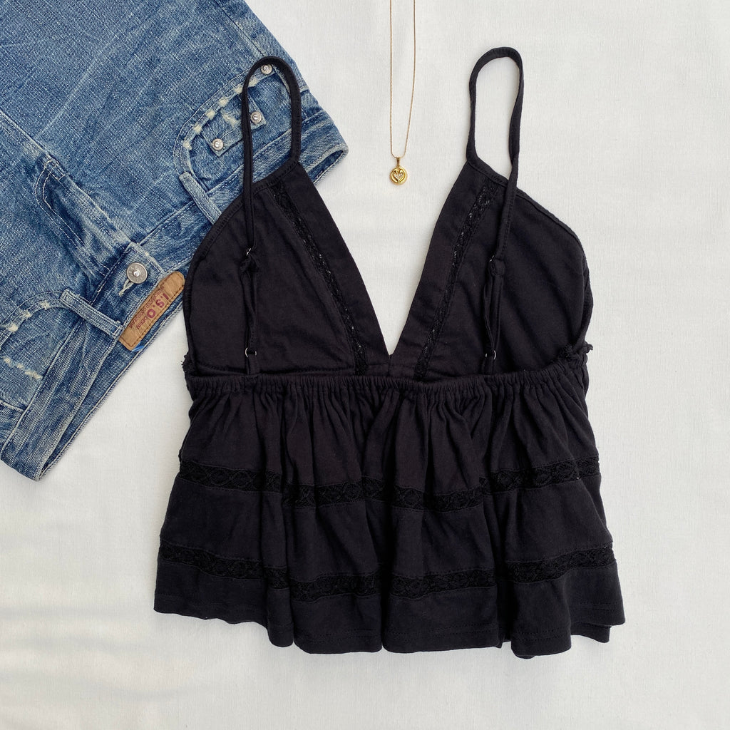 BLACK TOP FROM URBAN OUTFITTERS (Bust : 34-36, Upper Waist : 28-36)
