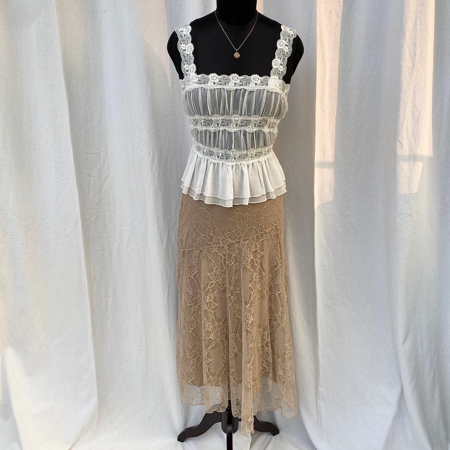 BEIGE LACE SKIRT FROM ANTHROPOLOGY (Sizes available)