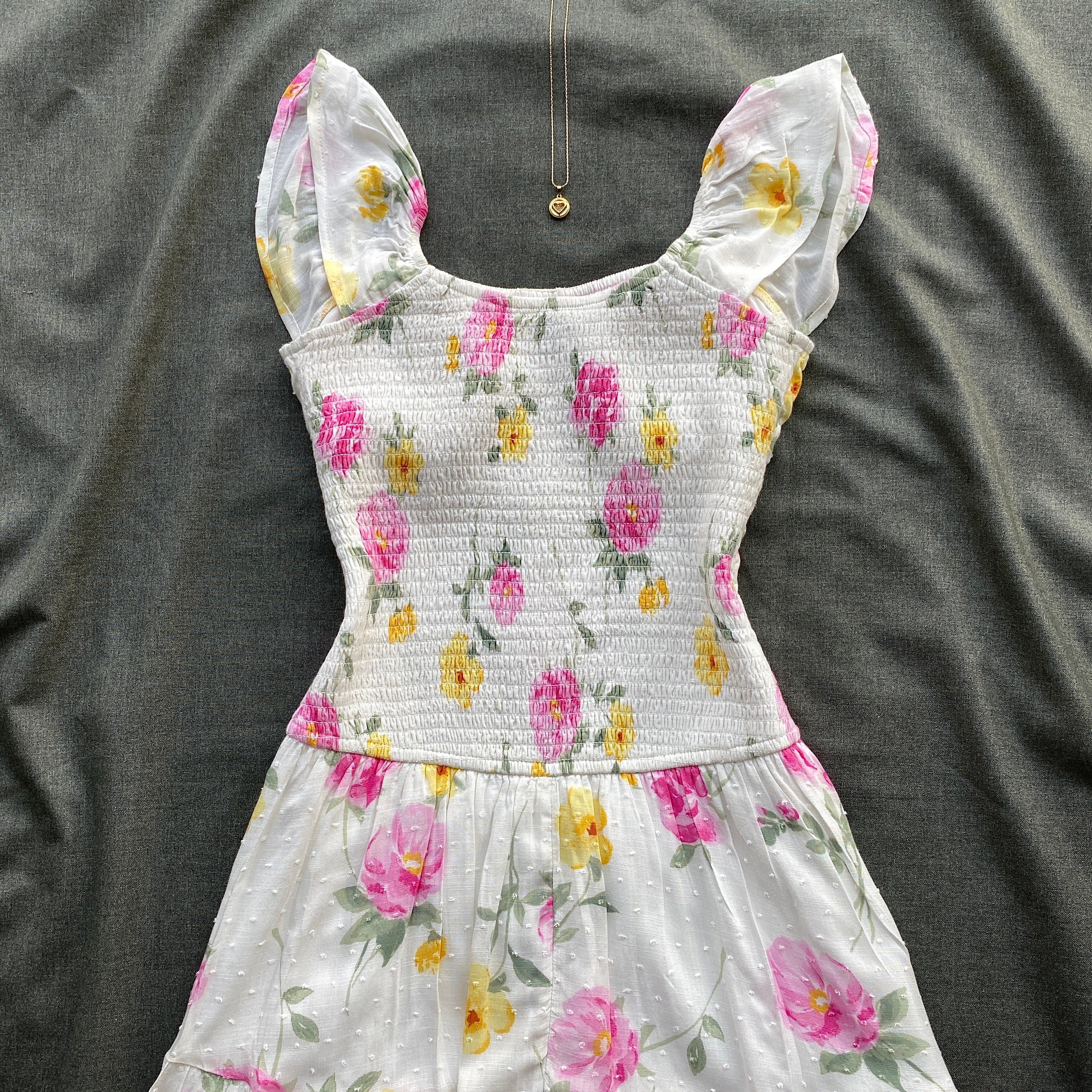 FLORAL DRESS FROM HOLLISTER (Bust : 32-34, Upper Waist : 24-28)