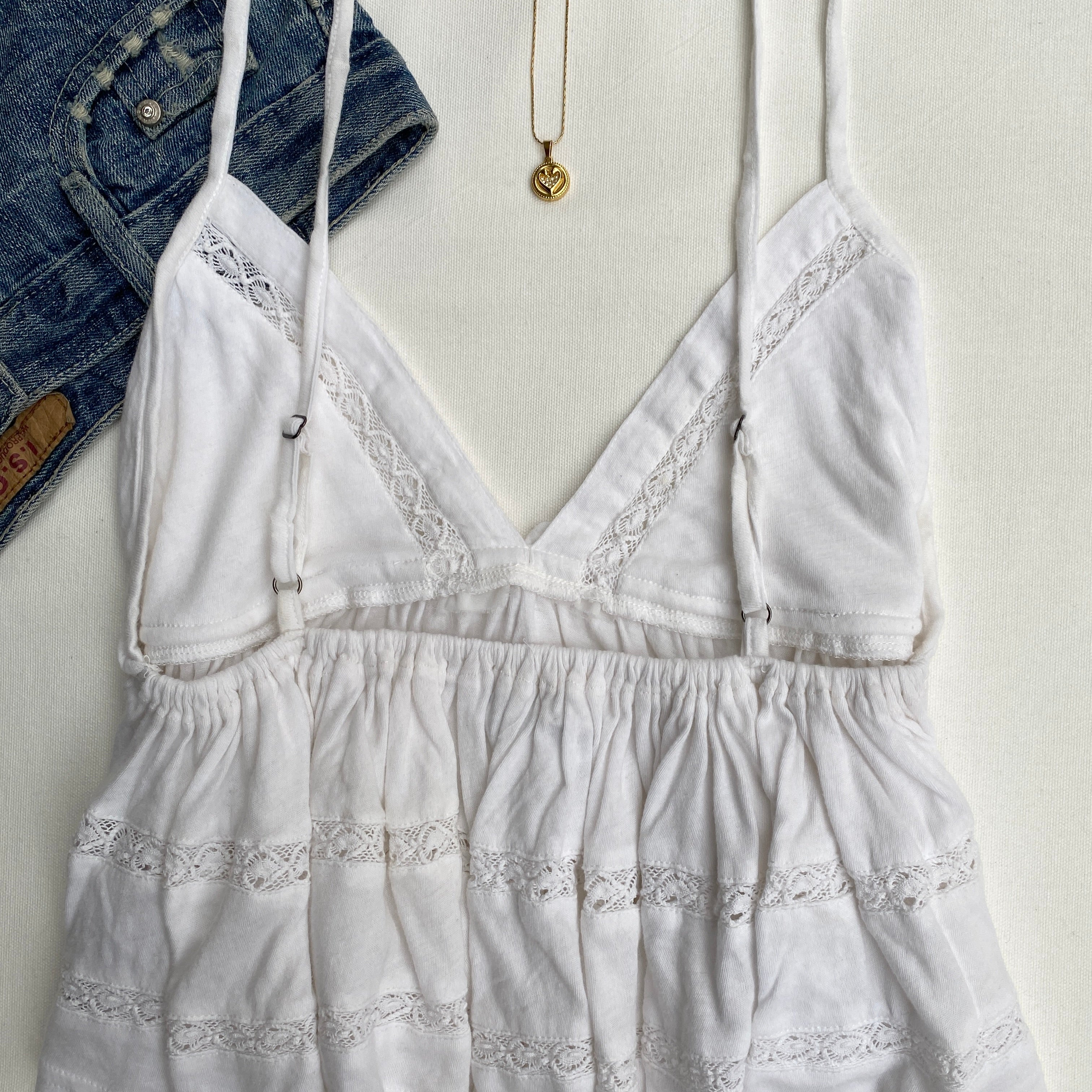 WHITE BABYDOLL TOP FROM URBAN OUTFITTERS (Bust : 34-36, Upper Waist : 28-36)