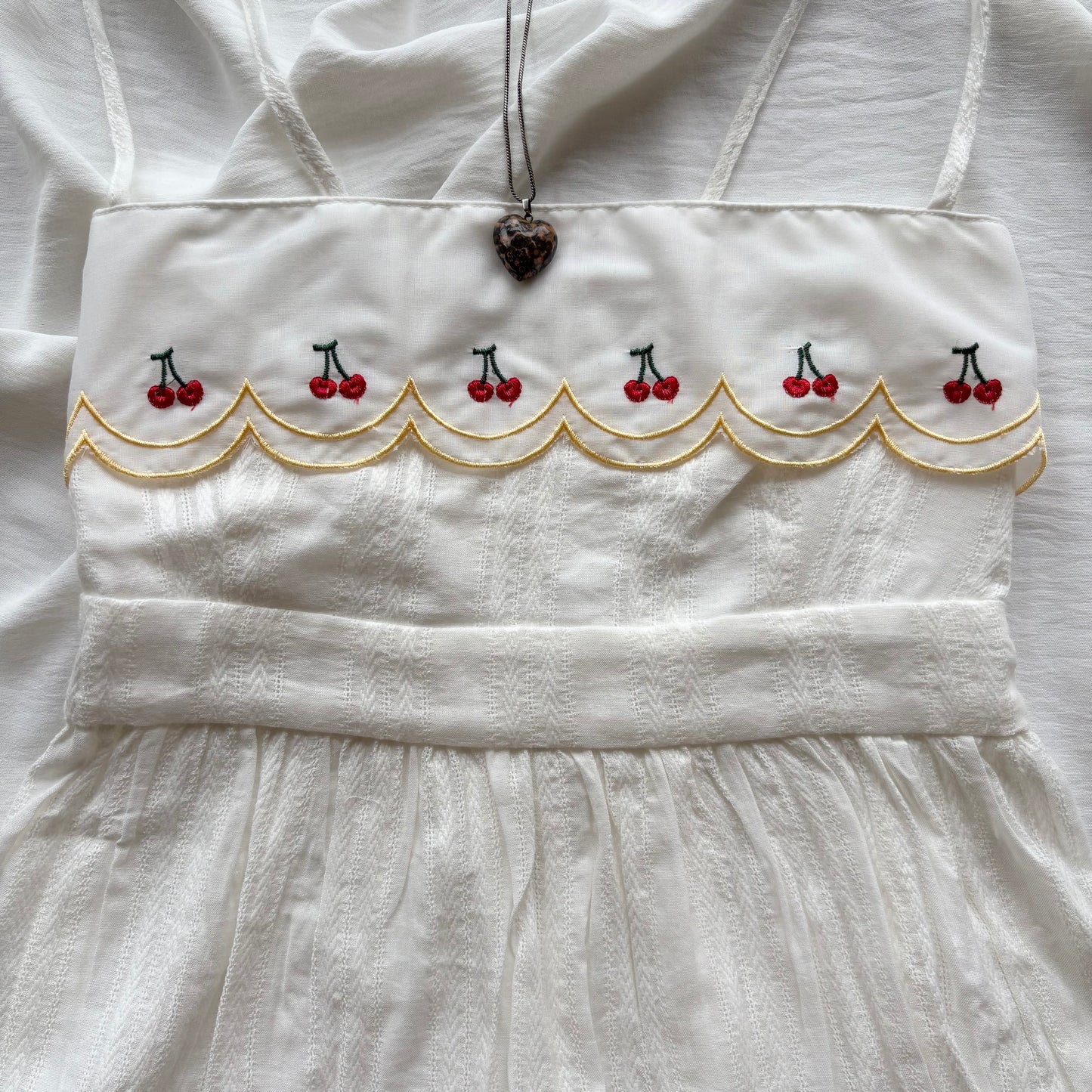WHITE EMBROIDERED TOP (Bust : 30-34, Upper Waist : 24-28)