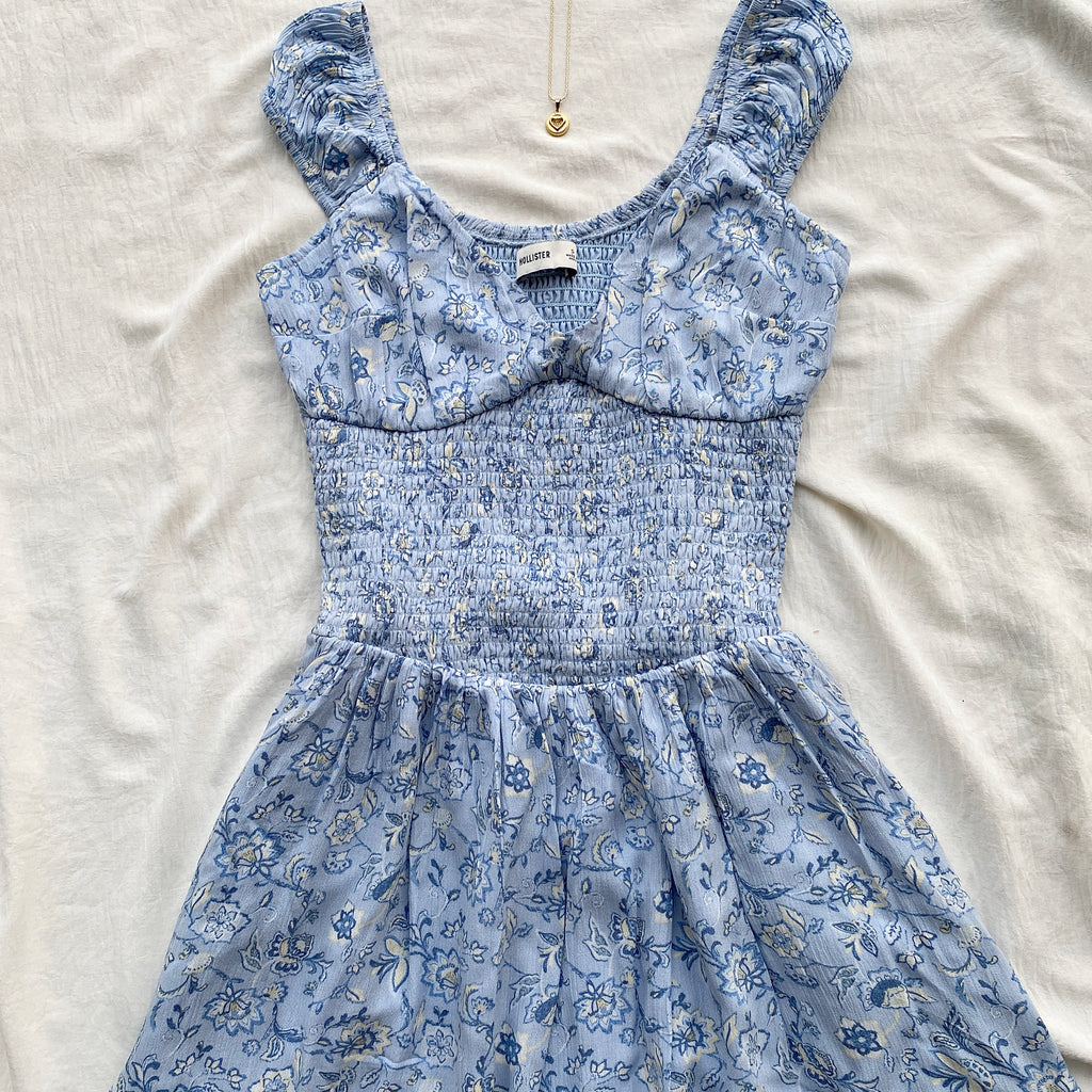 BLUE PAISLEY DRESS FROM HOLLISTER (Bust : 30-34, Upper Waist : 23-28)