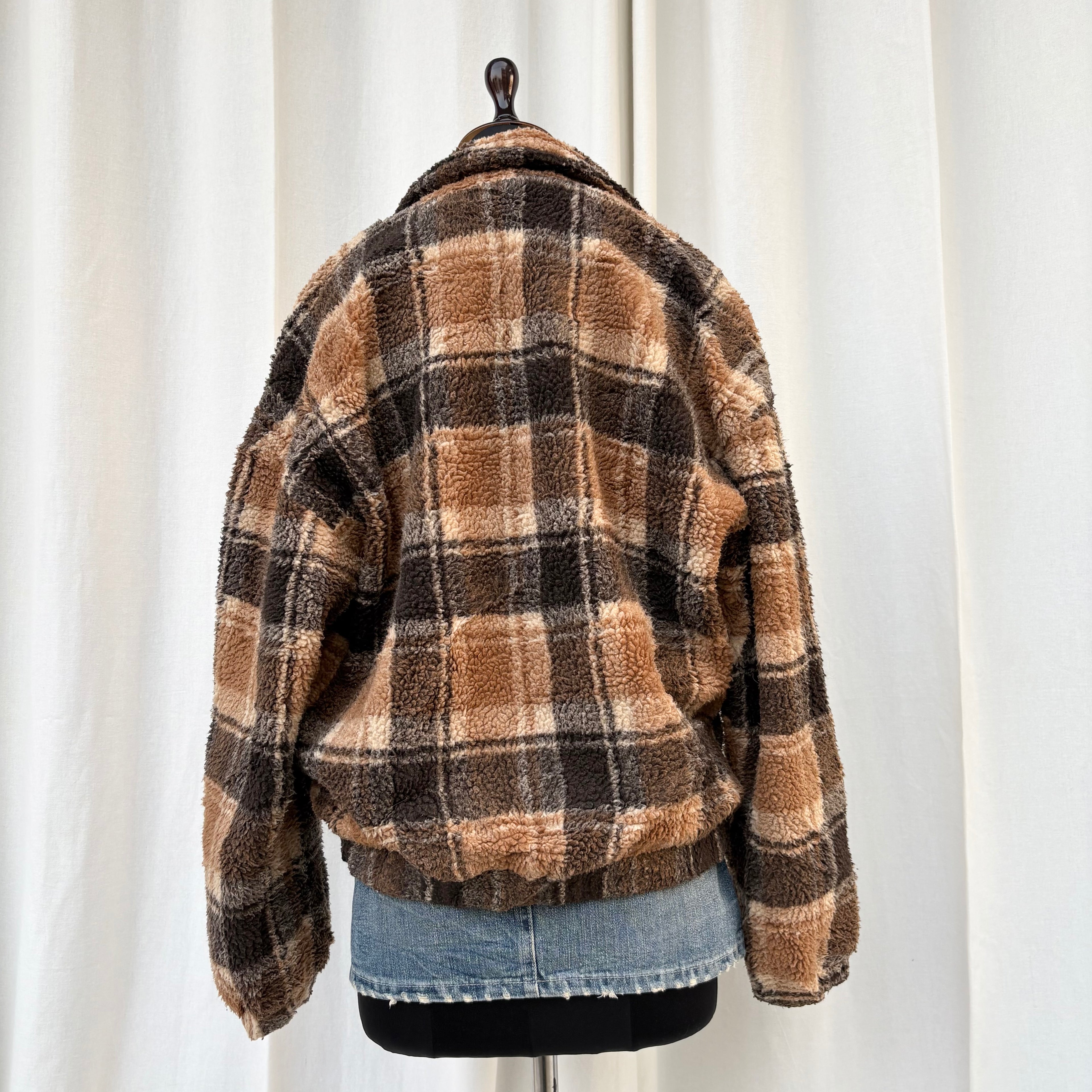 TEDDY JACKET FROM URBAN OUTFITTERS (Fits S/M)