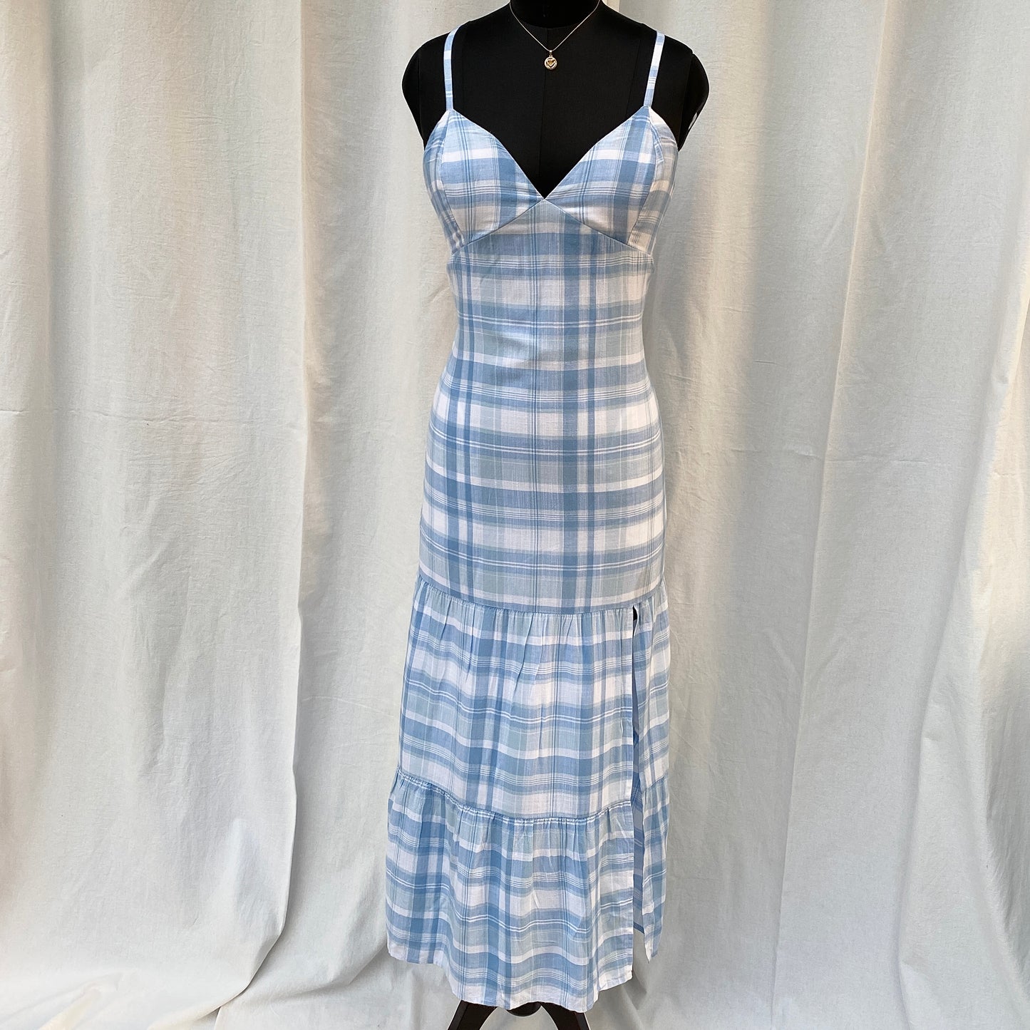 PLAID DRESS FROM HOLLISTER (Bust : 32-34, Upper Waist : 24-28)