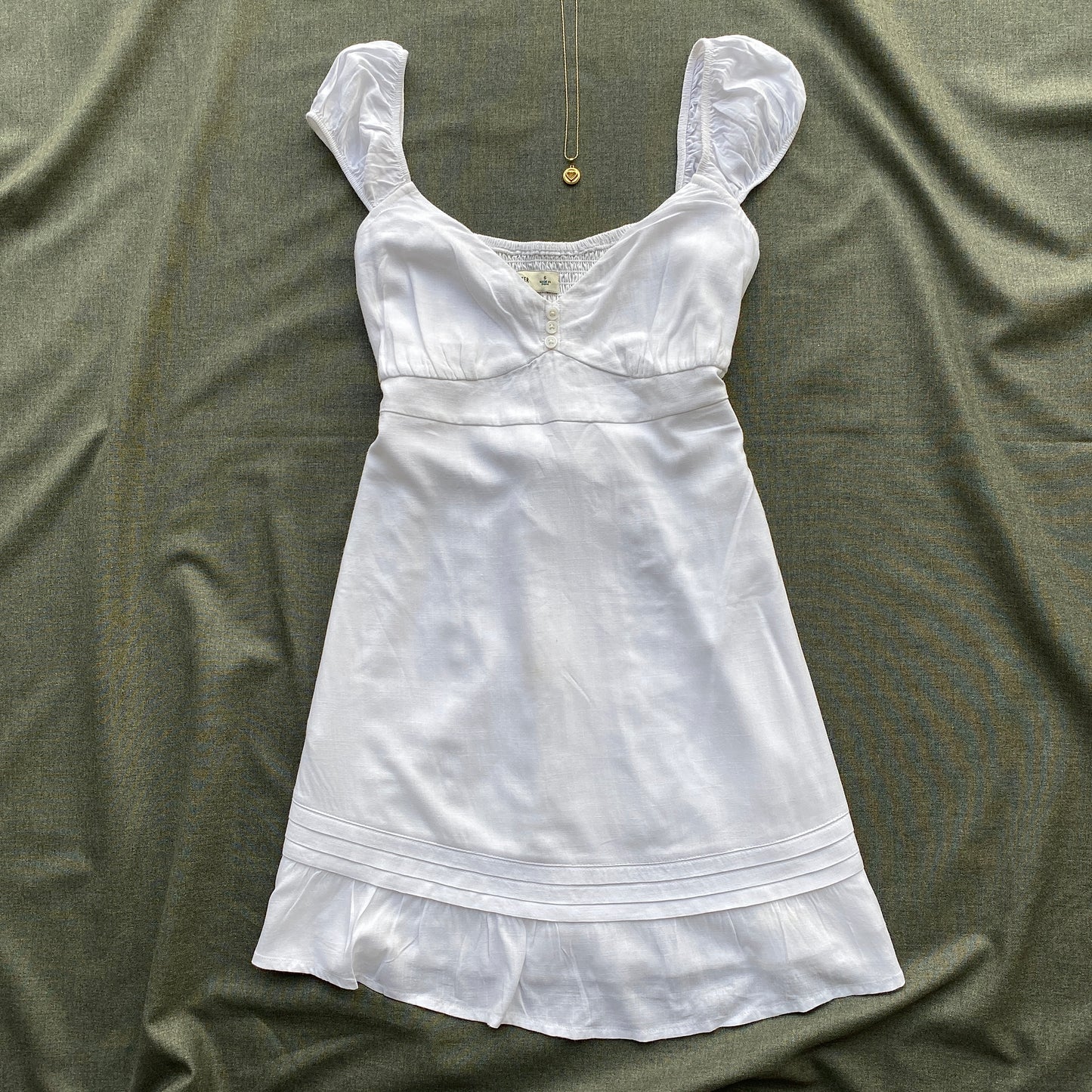 WHITE DRESS FROM HOLLISTER (Bust : 32-34, Upper Waist : 26-30)