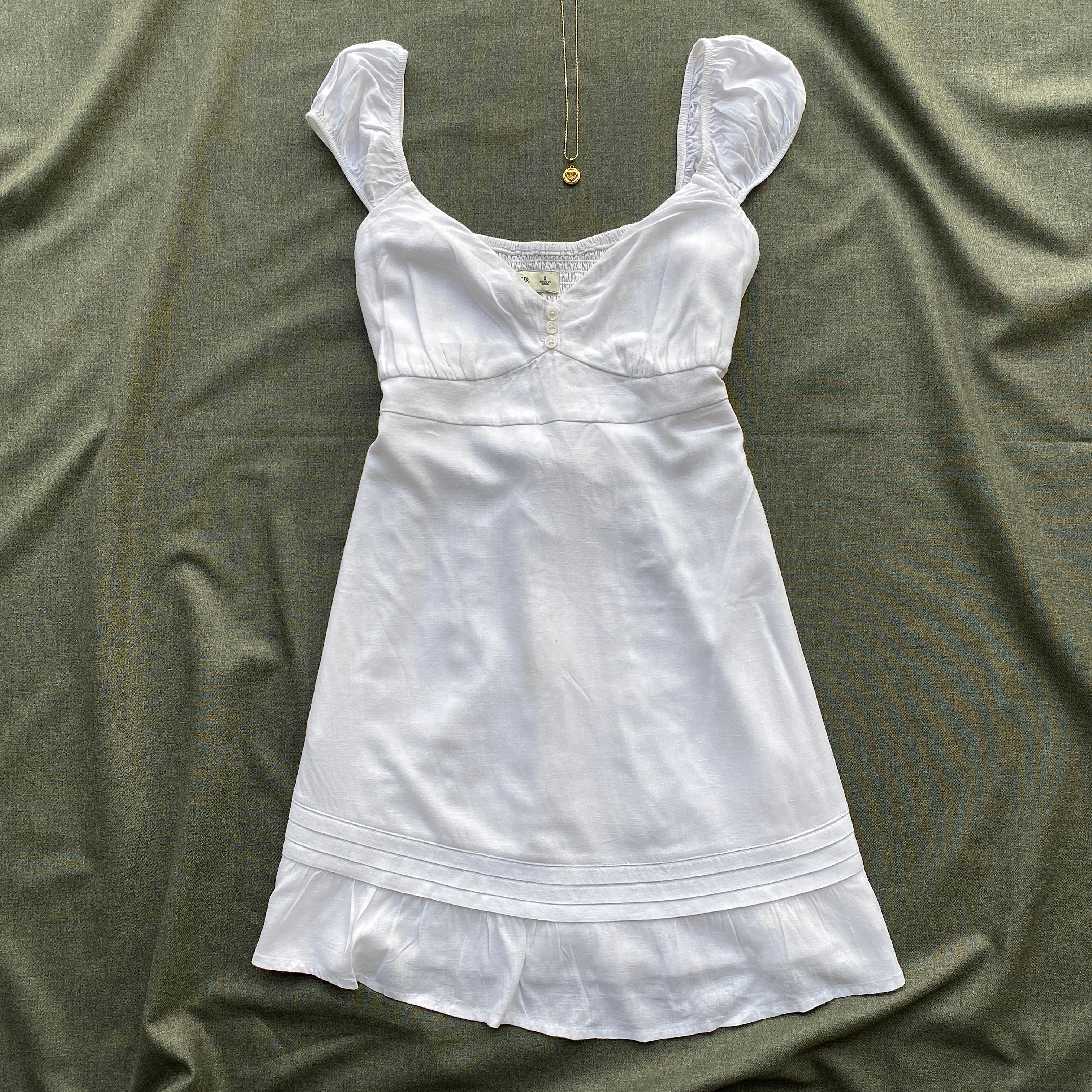 WHITE DRESS FROM HOLLISTER (Bust : 32-34, Upper Waist : 26-30)