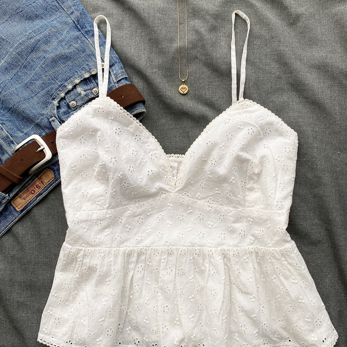WHITE EYELET TOP (Bust : 40-44, Upper Waist : 34-38)