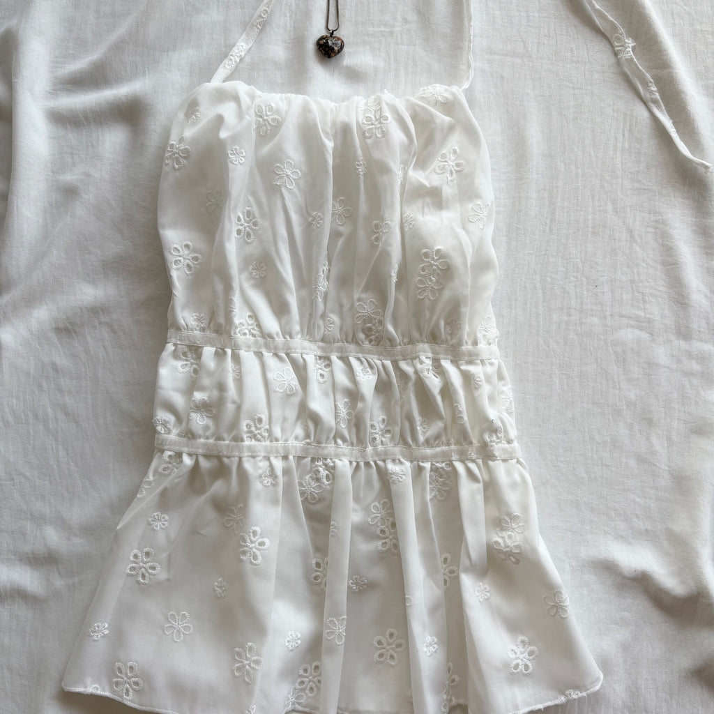 EYELET BACKLESS TOP (Bust : 34-36, Upper Waist : 26-32)