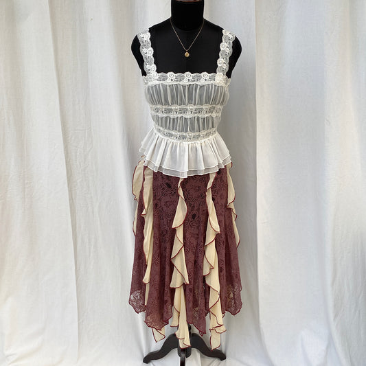 FAIRY LACE SKIRT FROM FREE PEOPLE (Waist : 26-32)
