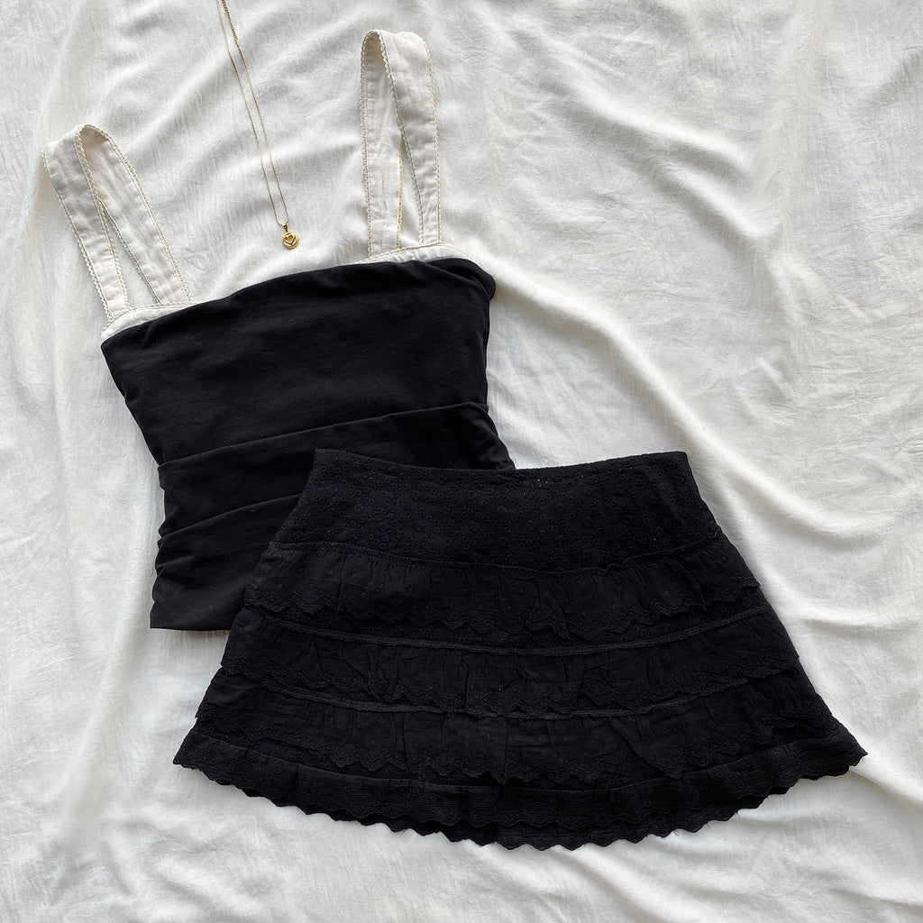 BLACK TIERED EYELET SKIRT (Waist : 22-26)