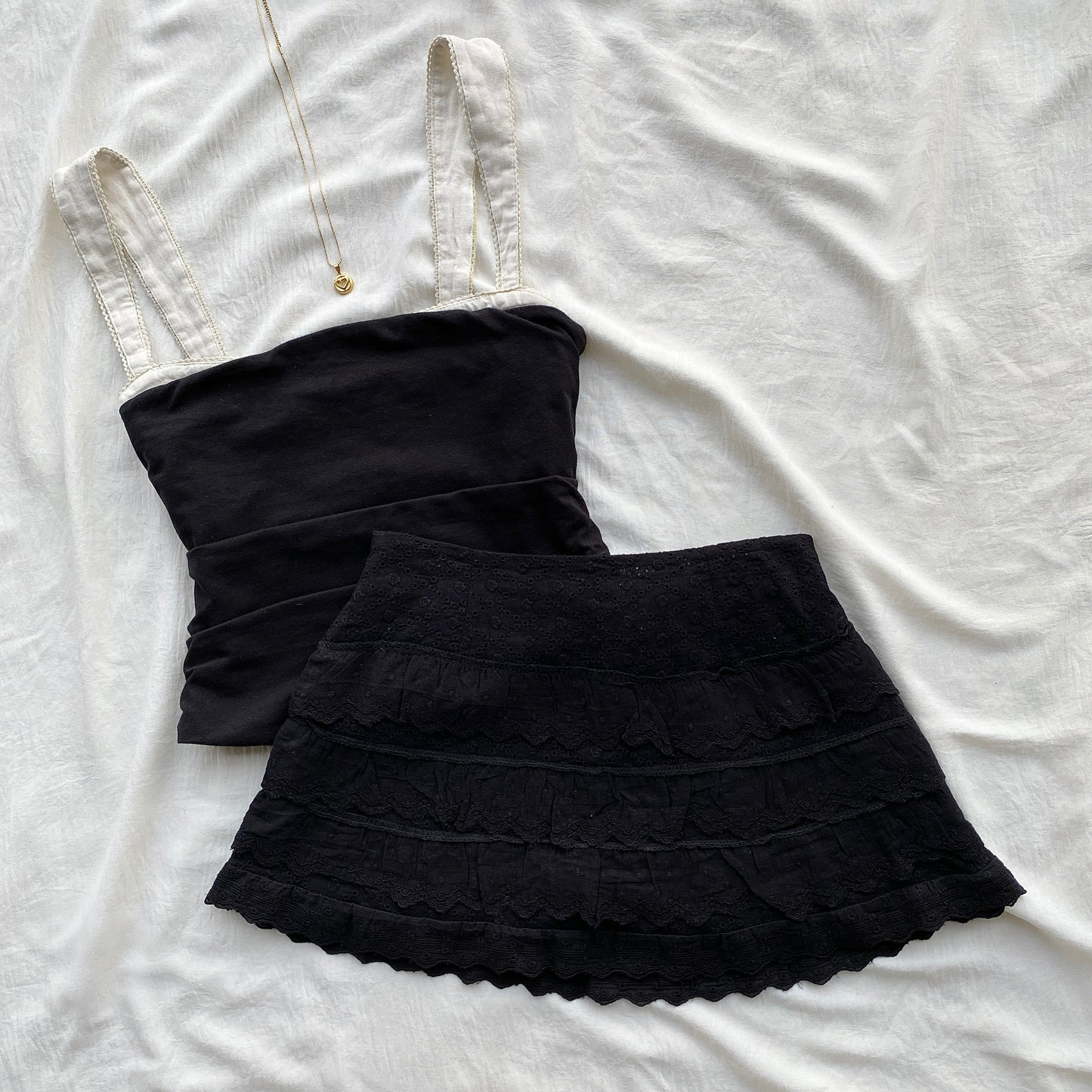 BLACK TIERED EYELET SKIRT (Waist : 22-26)