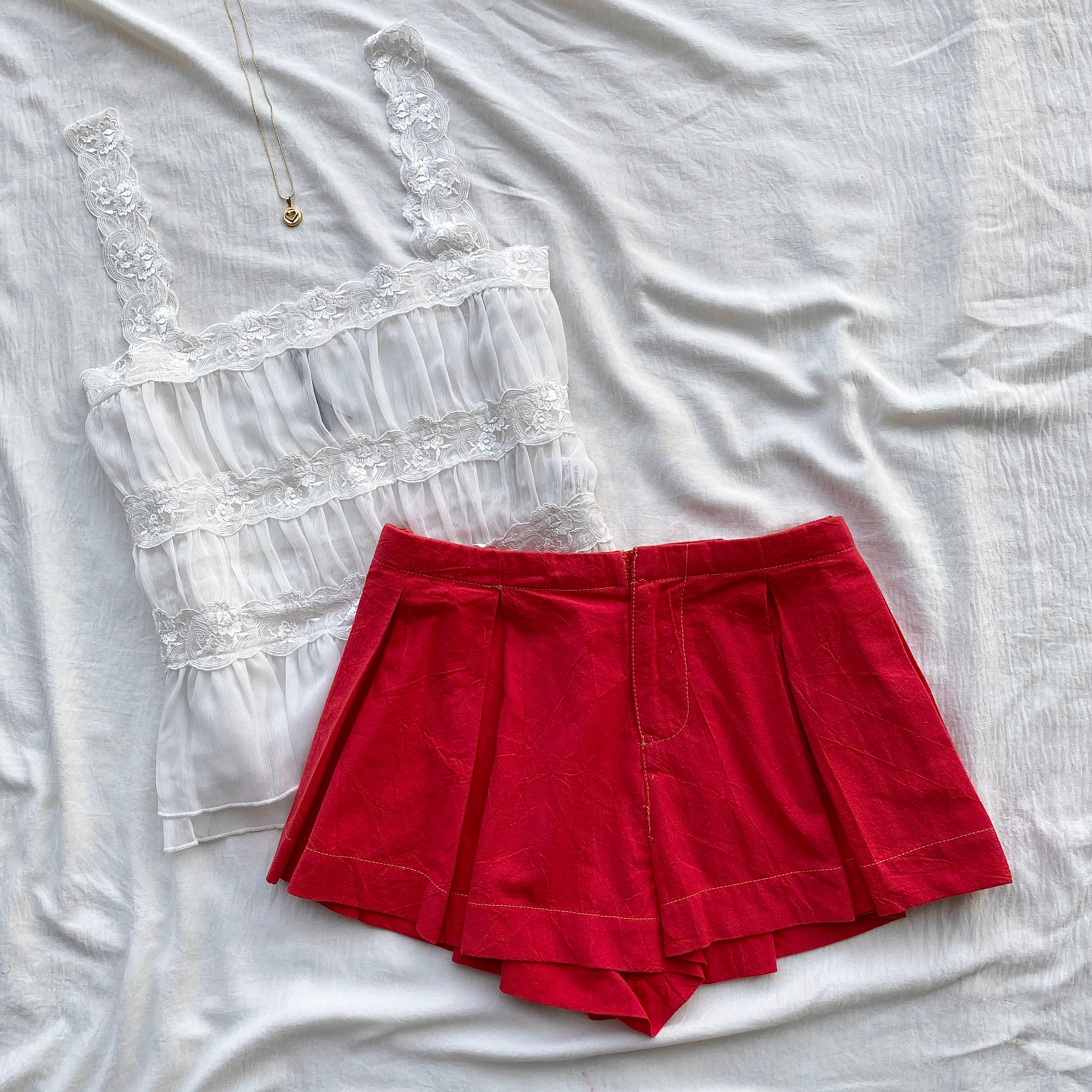 RED MINI TROUSER SHORTS (Waist : 30-34)