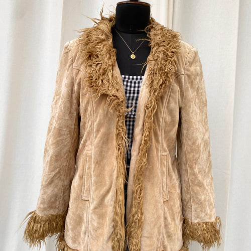 BEIGE FAUX FUR JACKET (Fits XS/S/M)