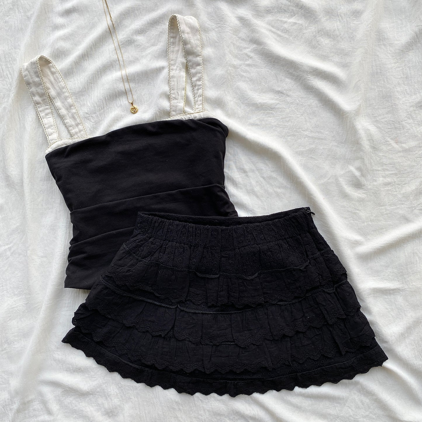 BLACK TIERED EYELET SKIRT (Waist : 22-26)
