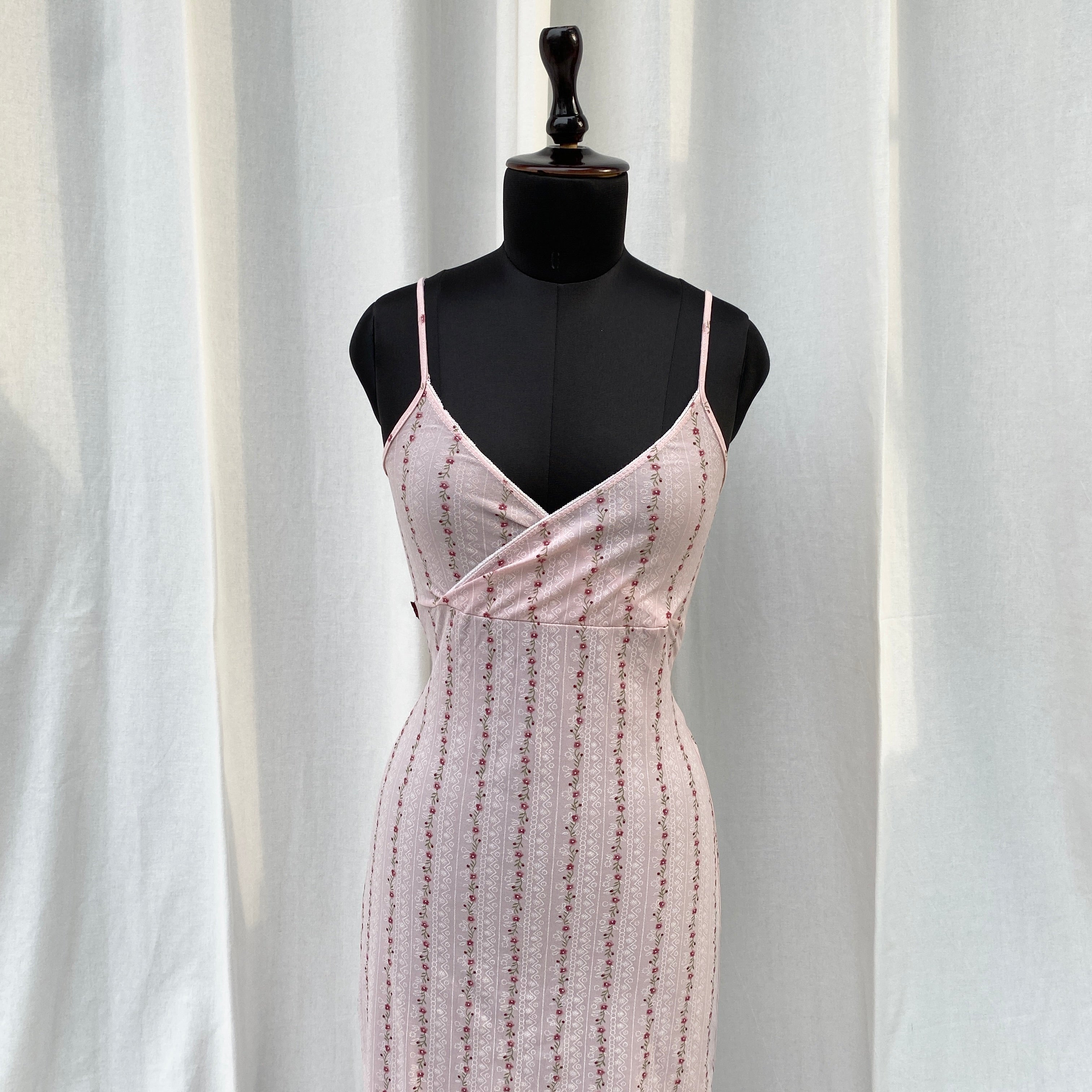 DISTY FLORAL DRESS (Bust : 32-34, Upper Waist : 28-34)