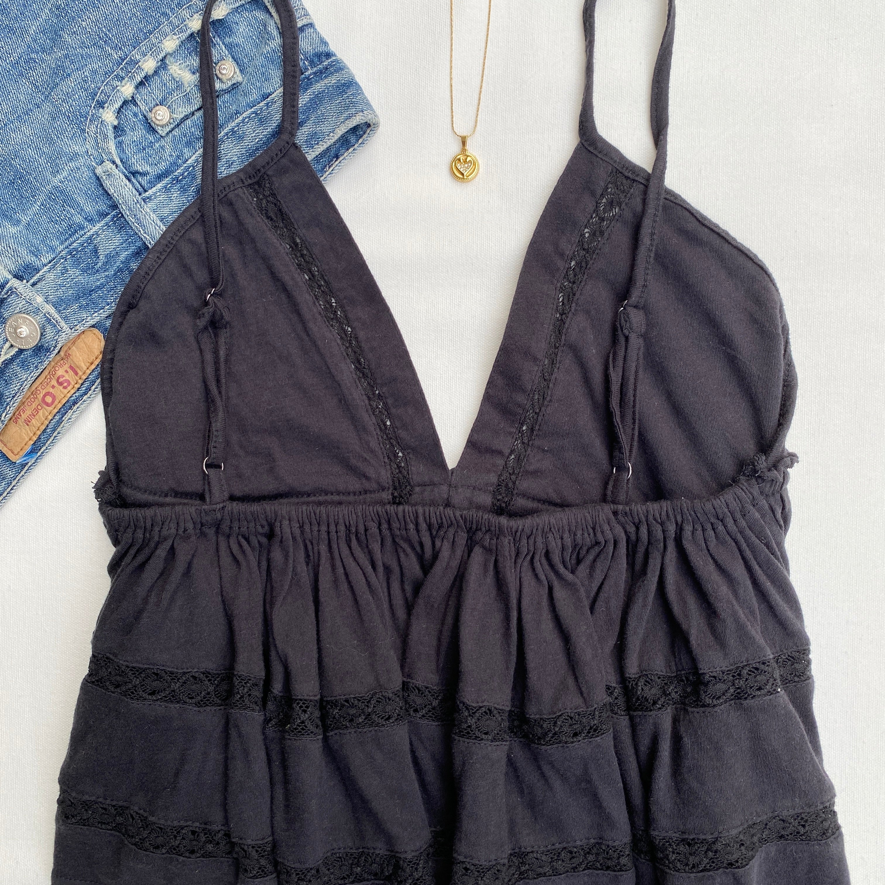 BLACK TOP FROM URBAN OUTFITTERS (Bust : 34-36, Upper Waist : 28-36)