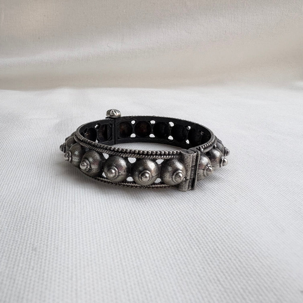 OXIDISED SILVER BRACLET