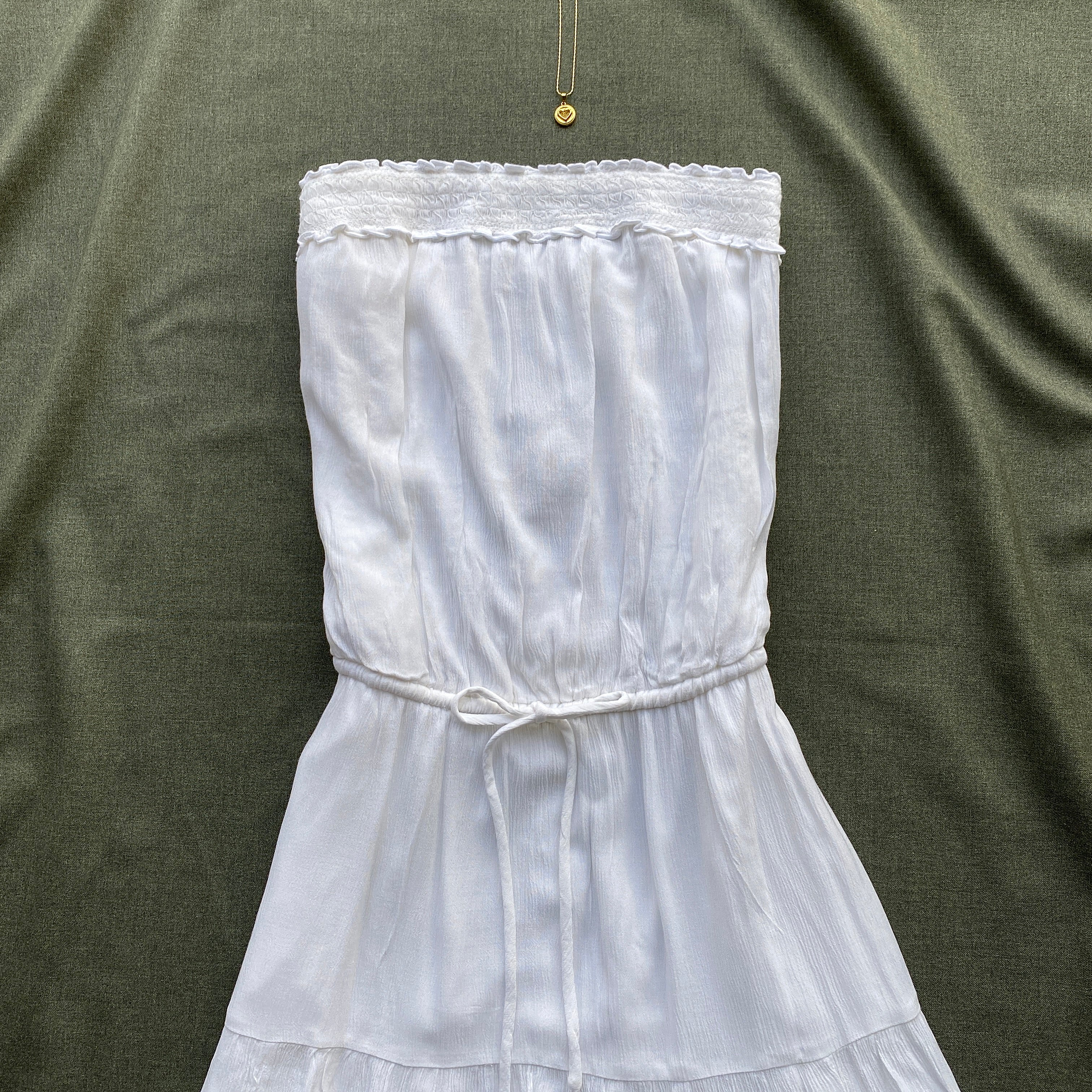WHITE TUBE DRESS WITH SEQUIN DETAILING FROM HOLLISTER (Bust : 34-36, Upper Waist : 28-34)