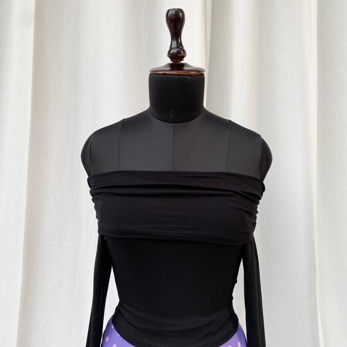 BLACK OFF SHOULDER TOP (Bust : 30-34, Upper Waist : 22-28)