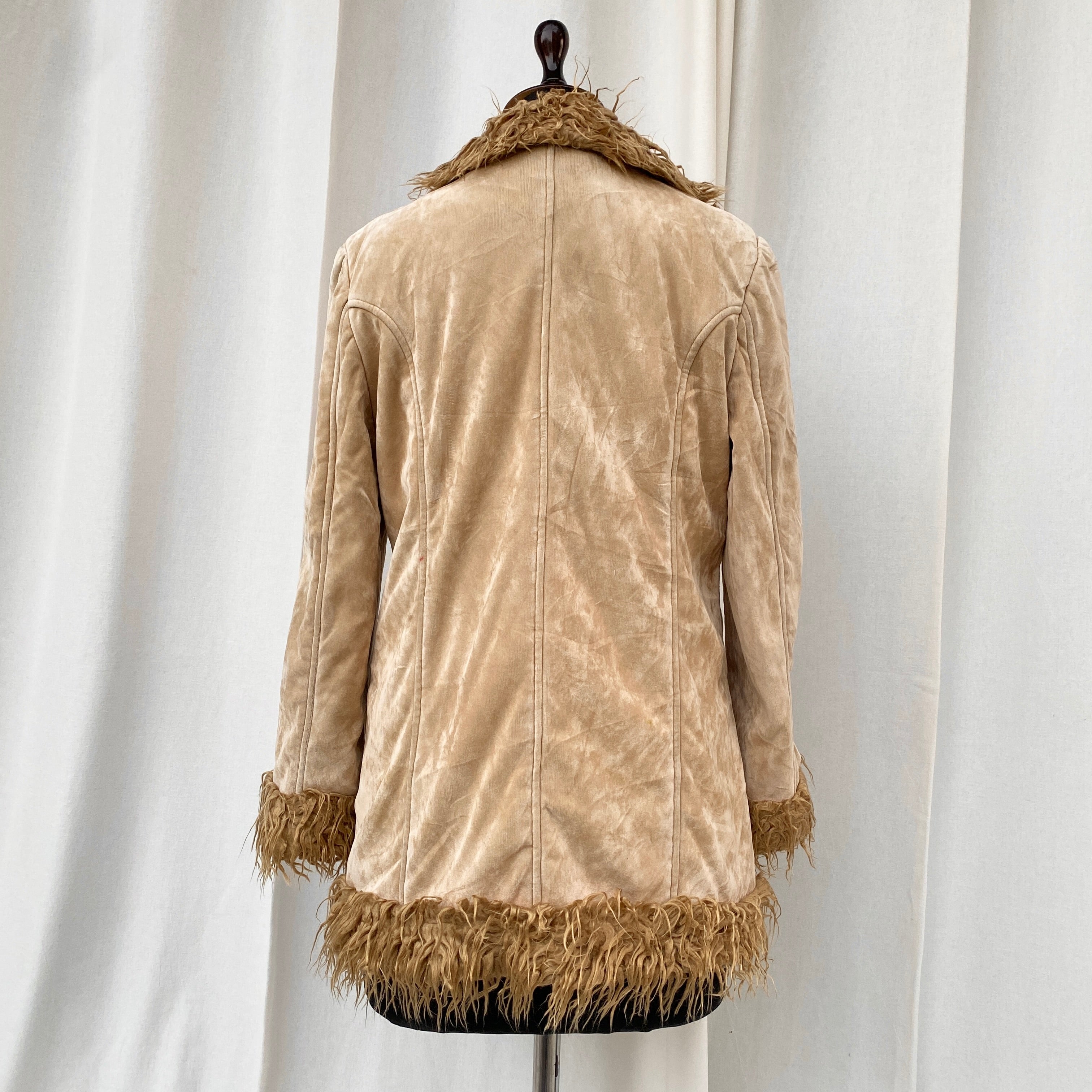 BEIGE FAUX FUR JACKET (Fits XS/S/M)