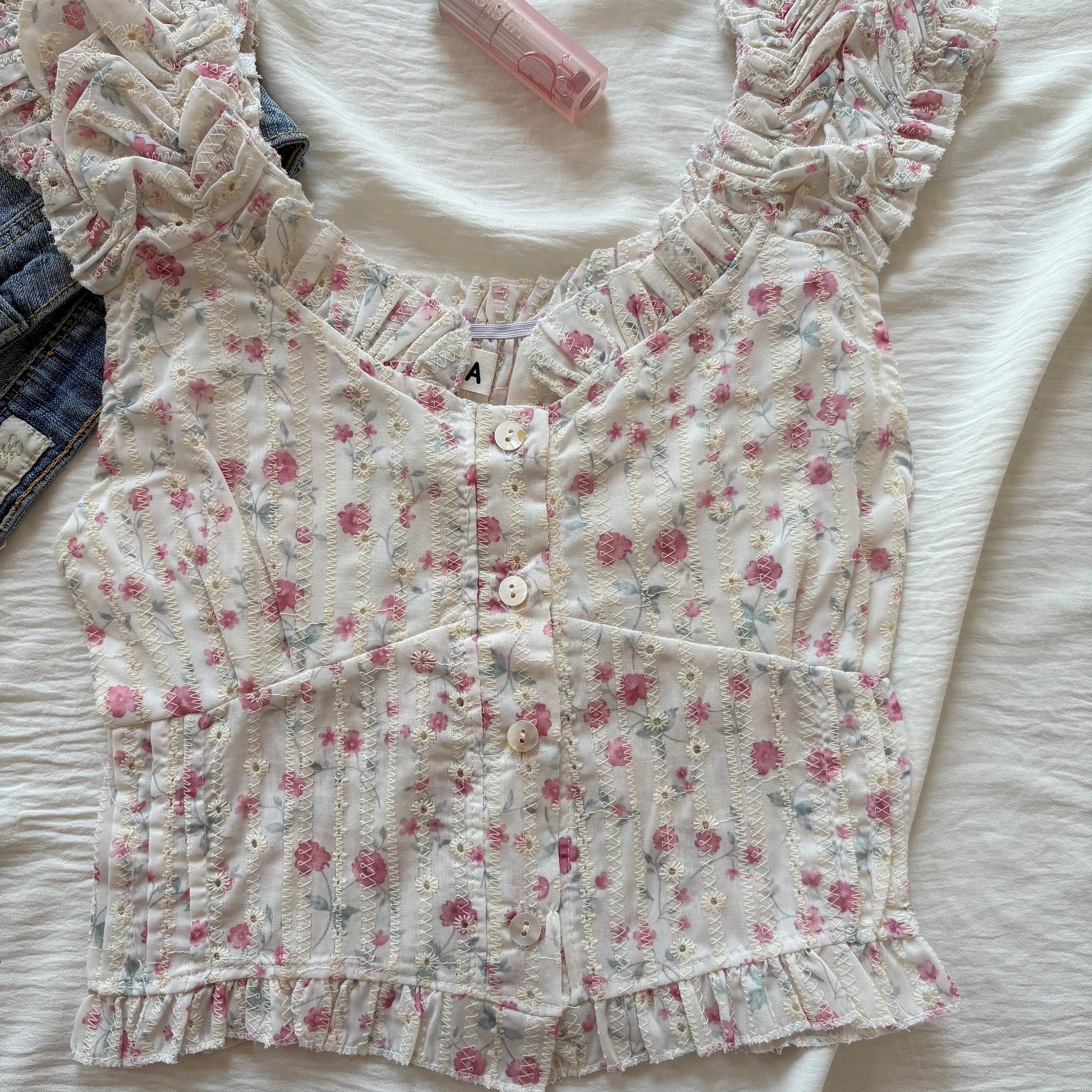 FLORAL TOP IN WHITE (Bust : 28-32, Upper Waist : 24-28)