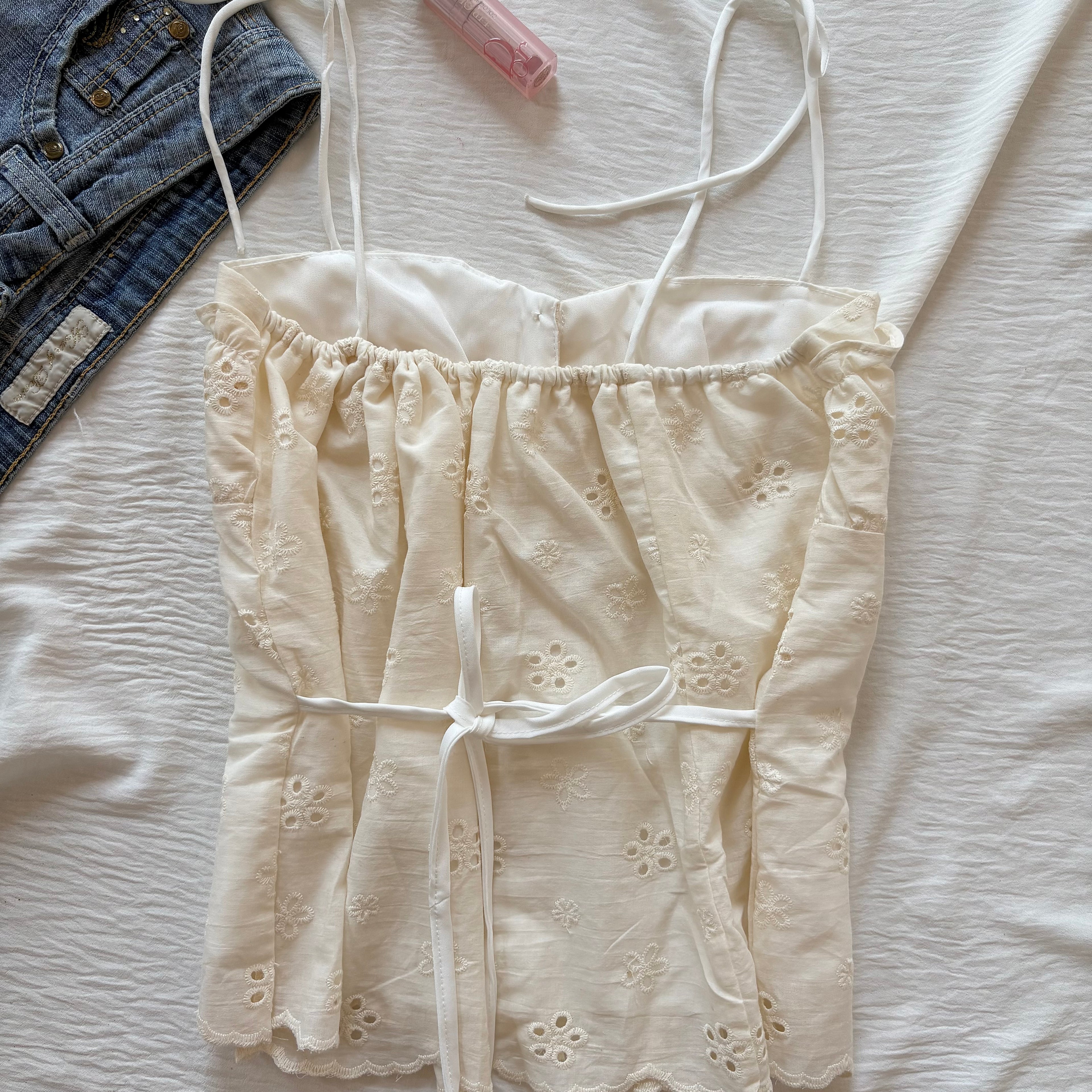 EYELET TOP IN BUTTER YELLOW (Bust : 30-34, Upper Waist : 26-29)