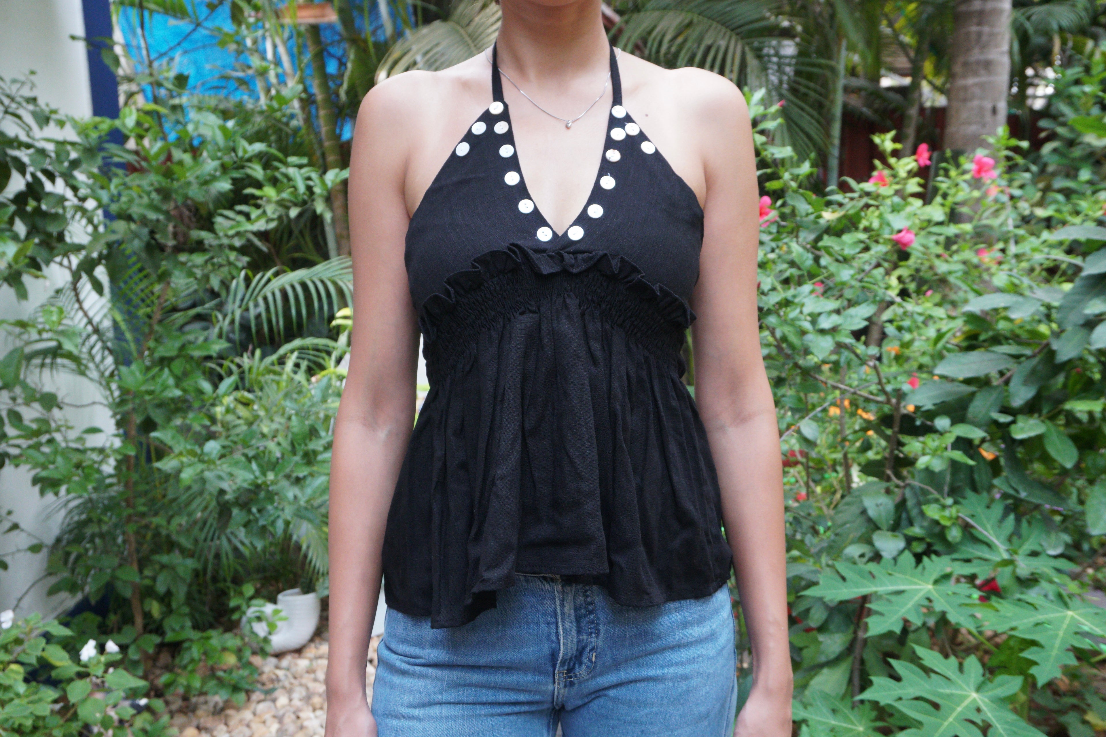 BUTTON TOP IN BLACK (Bust : 28-34, Upper Waist : 24-28)