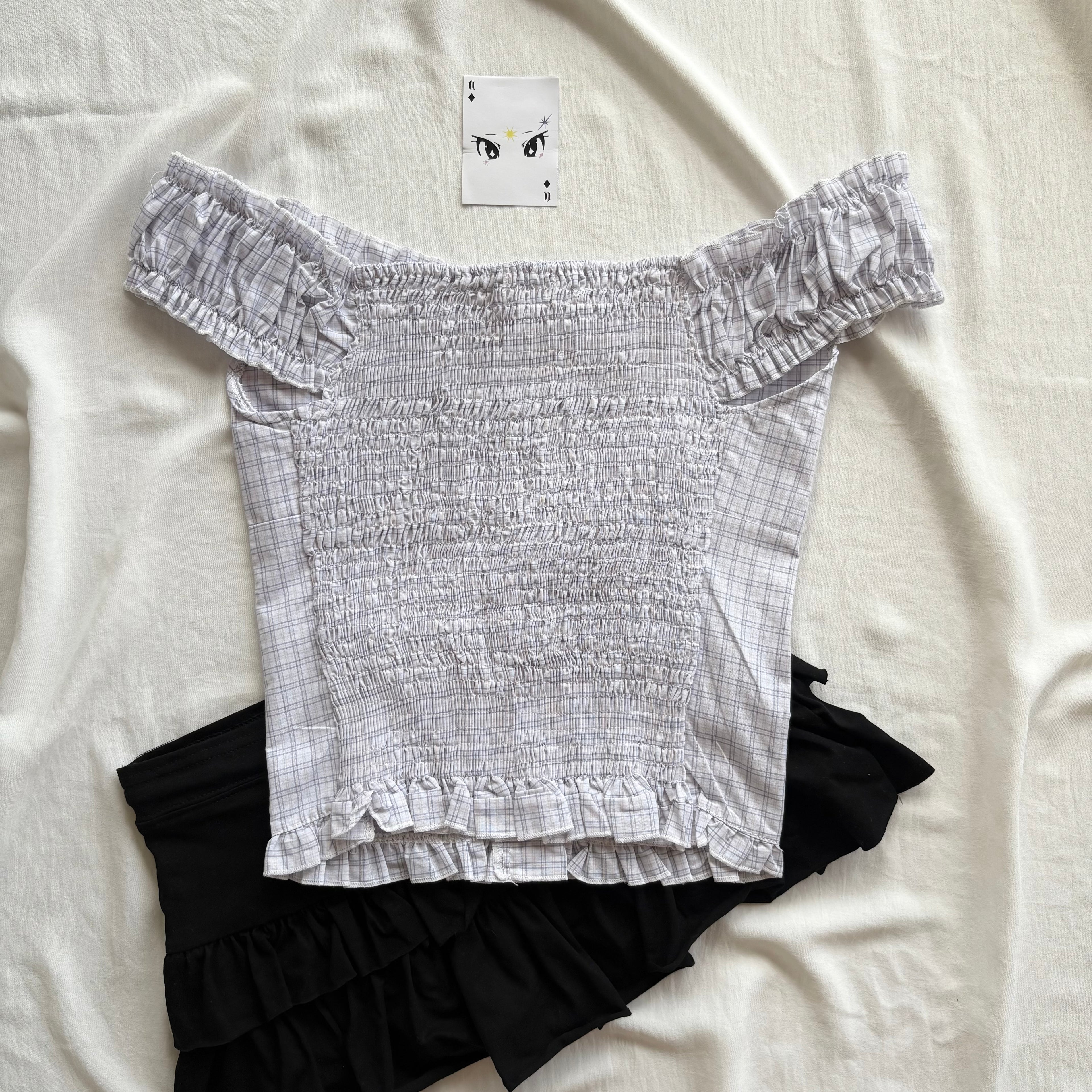 WHITE ON/OFF SHOULDER TOP (Bust : 28-32, Upper Waist : 23-26)