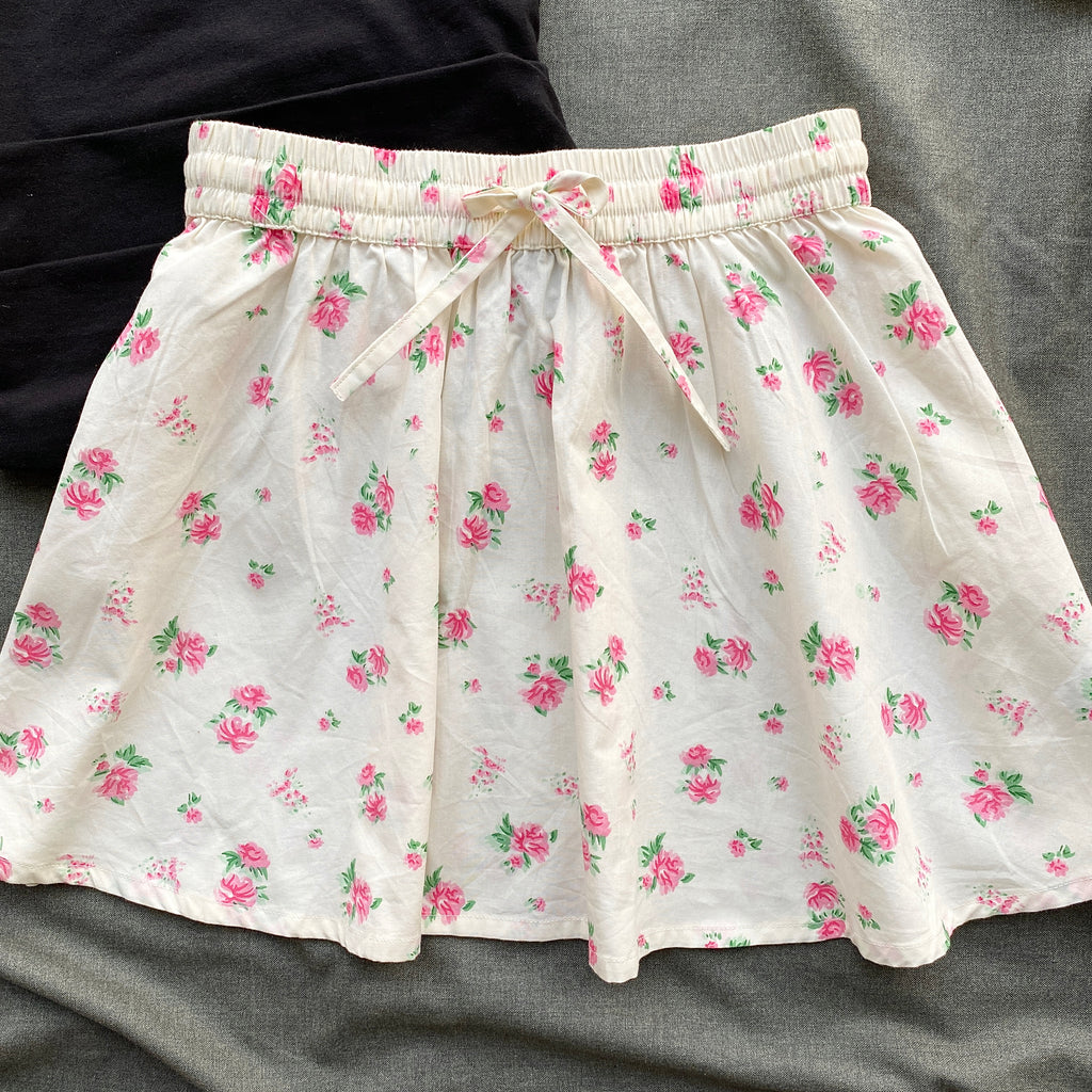 FLORA SKIRT (Waist : 28-32)