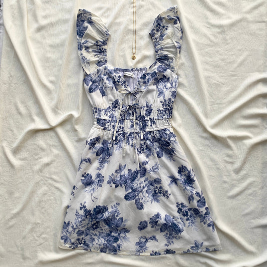 BLUE FLORAL DRESS FROM HOLLISTER (Bust : 30-34, Upper Waist : 24-28)