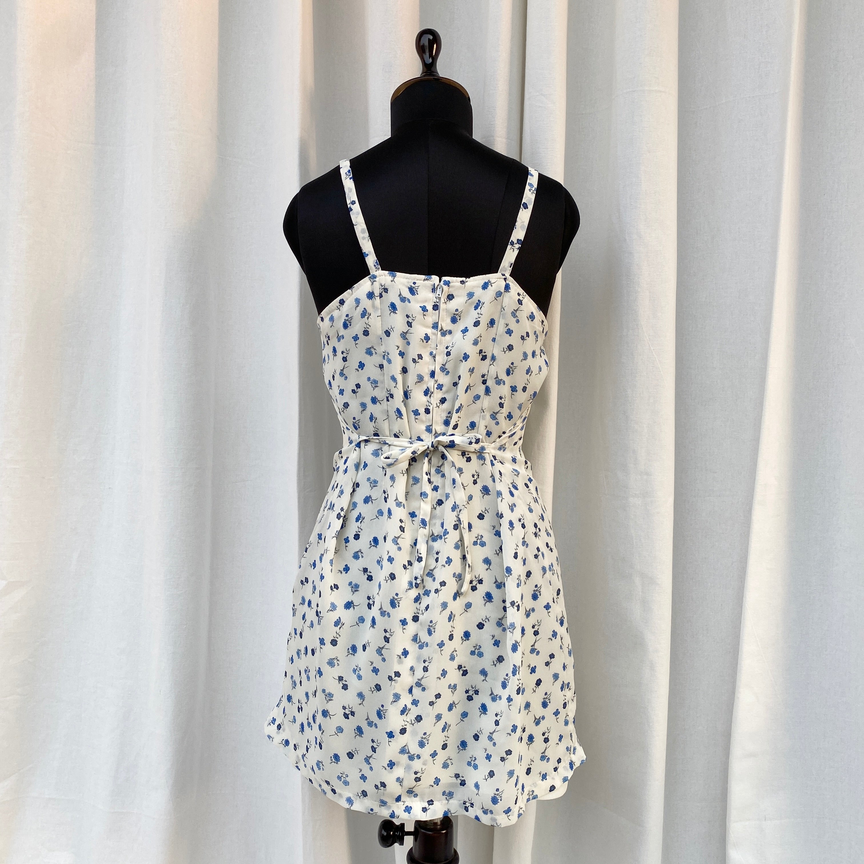 BLUE FLORAL DRESS (Bust : 30-34, Upper Waist : 28-34)